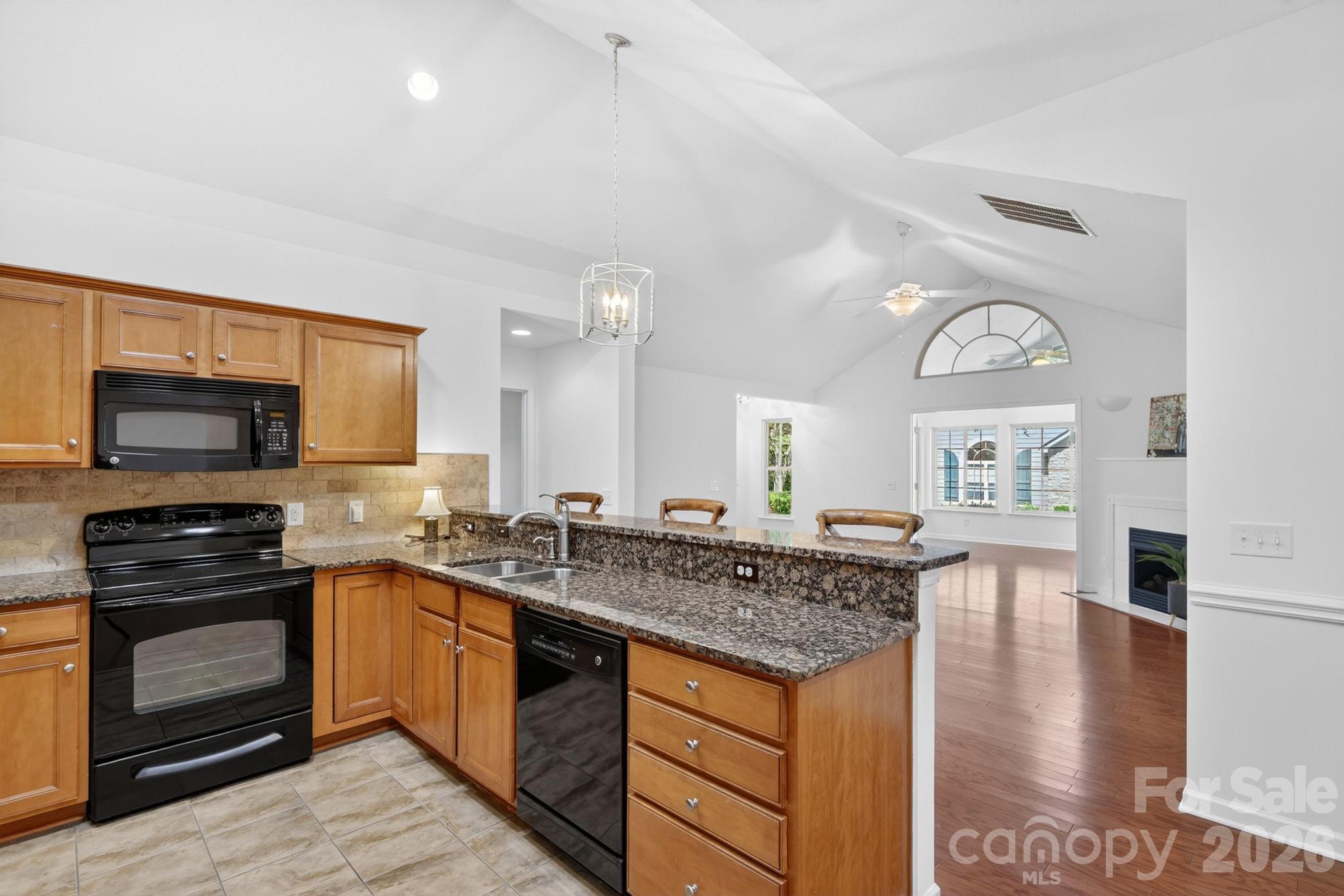 3546 S Bank Court — Matthews