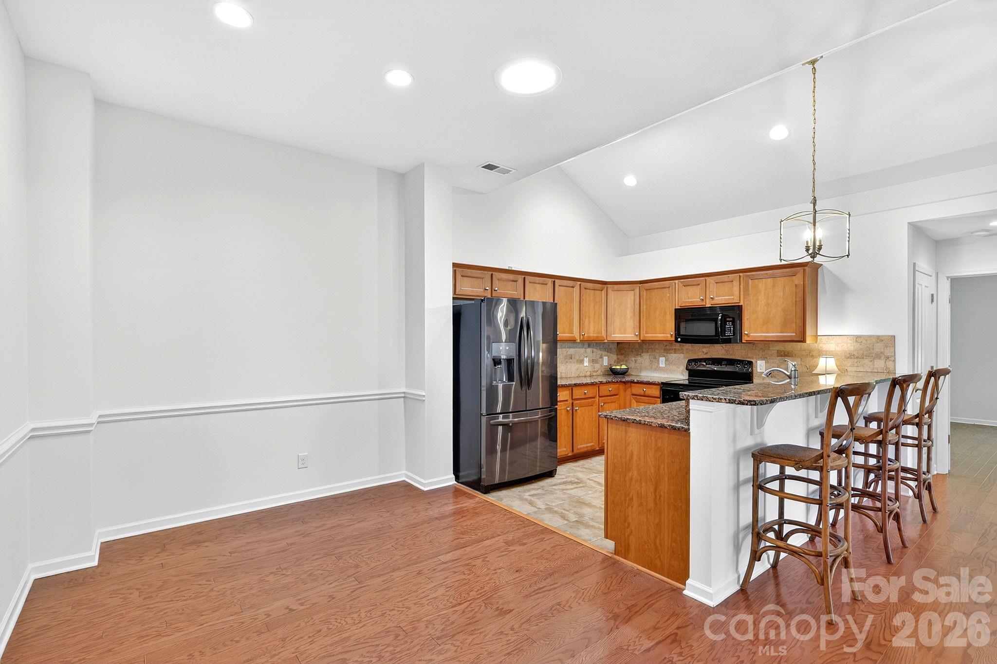 3546 S Bank Court — Matthews