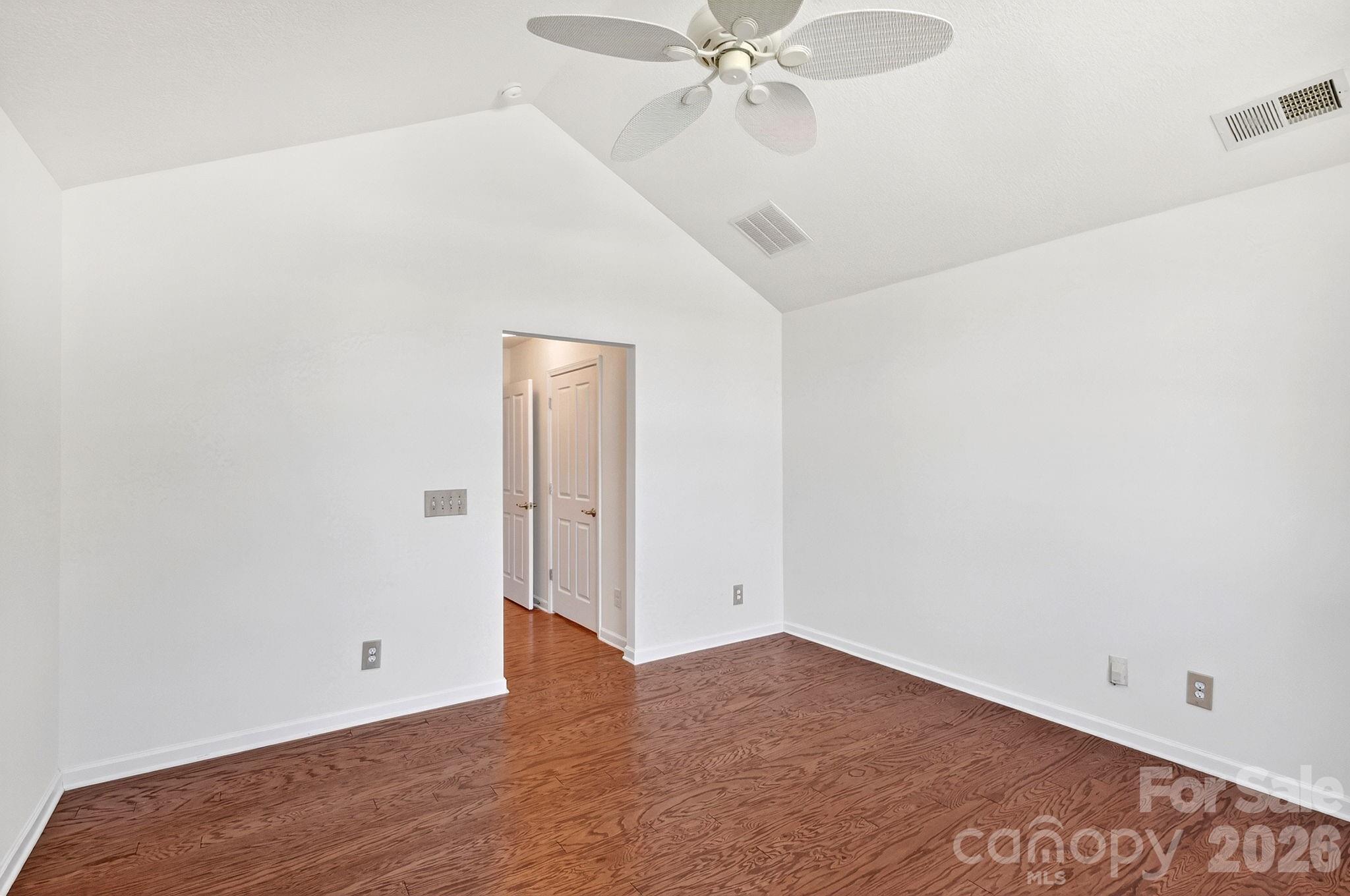 3546 S Bank Court — Matthews