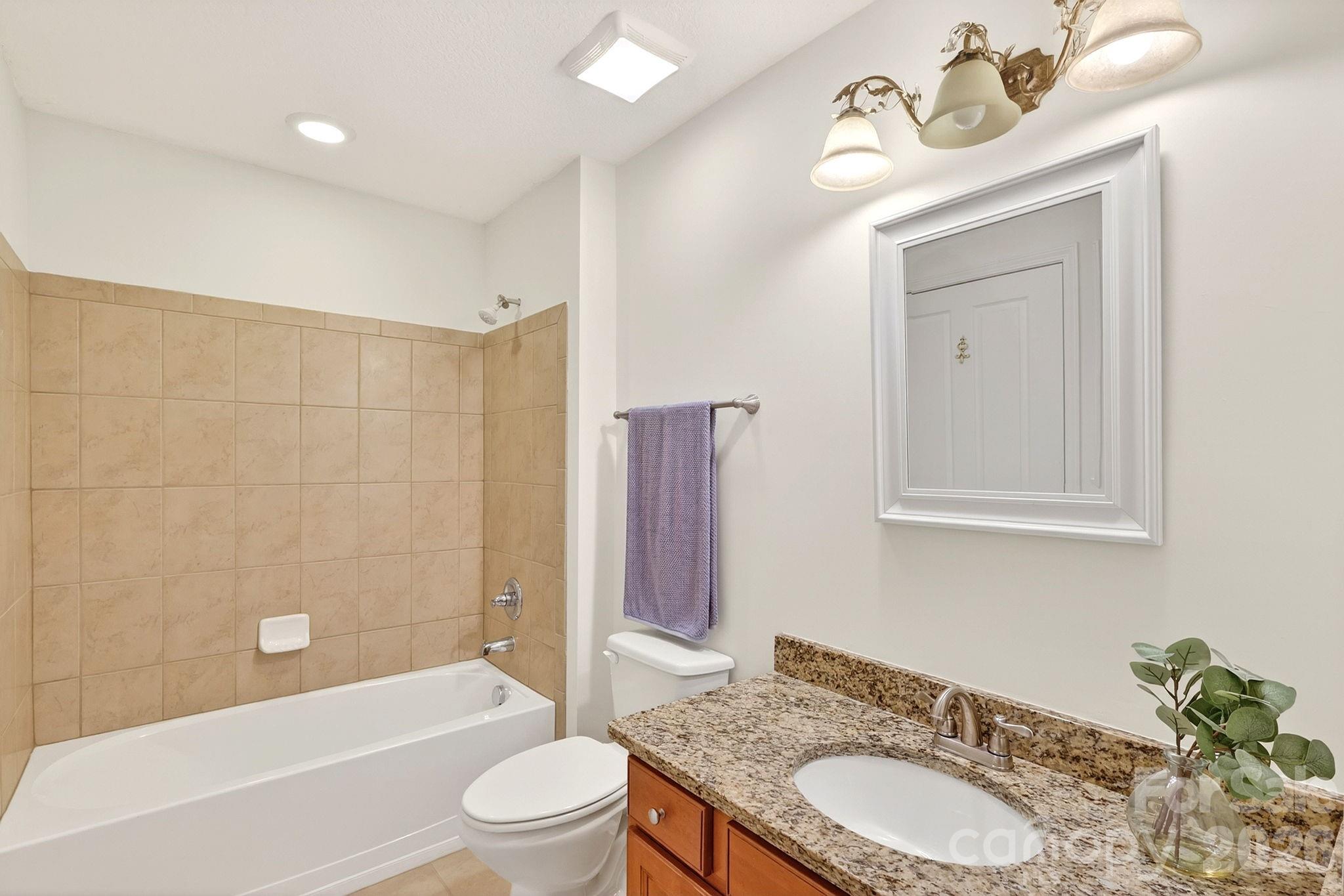 3546 S Bank Court — Matthews