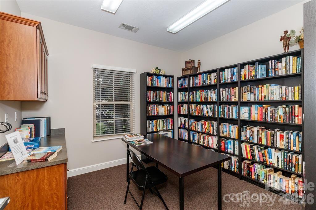 3546 S Bank Court — Matthews
