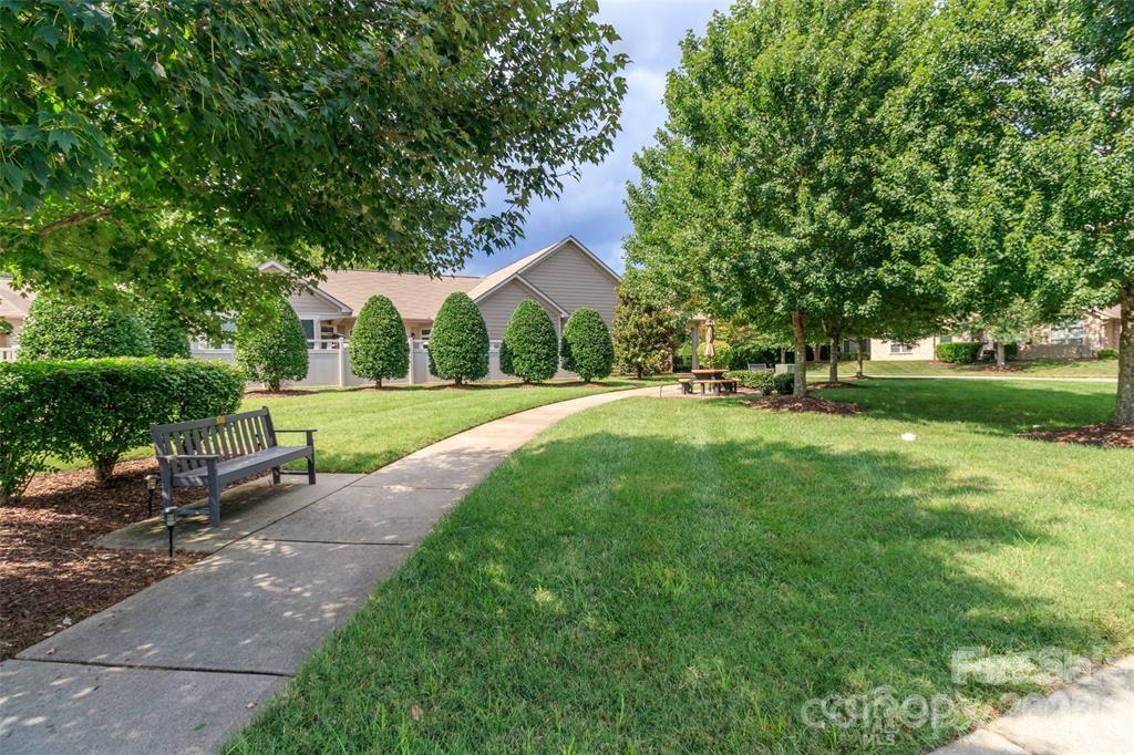 3546 S Bank Court — Matthews
