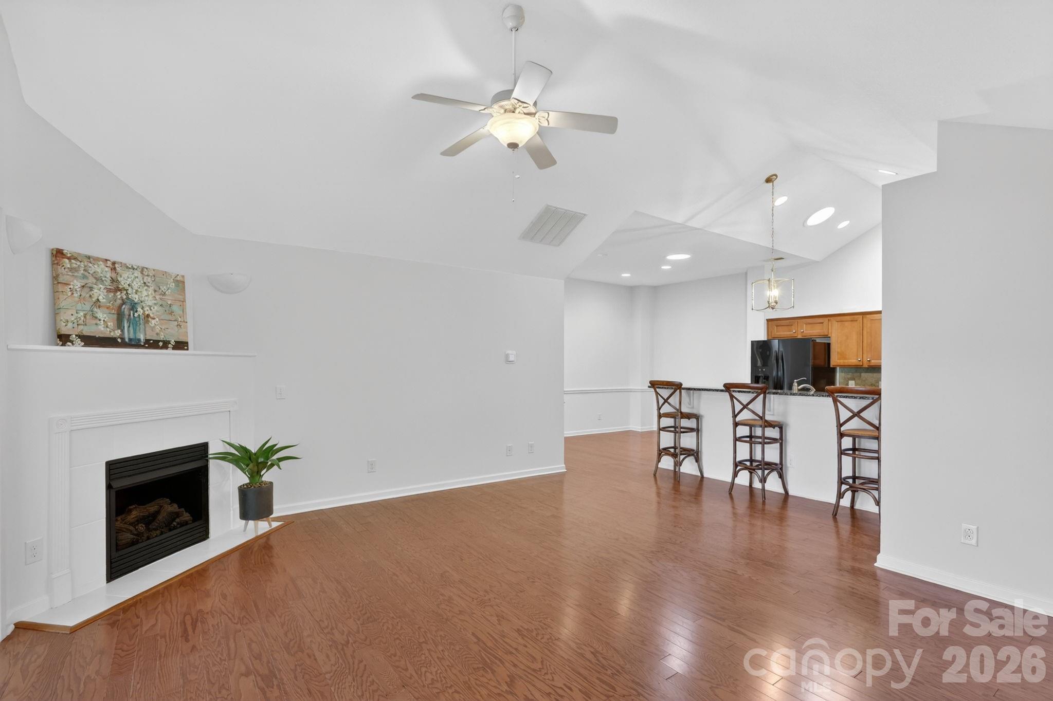3546 S Bank Court — Matthews