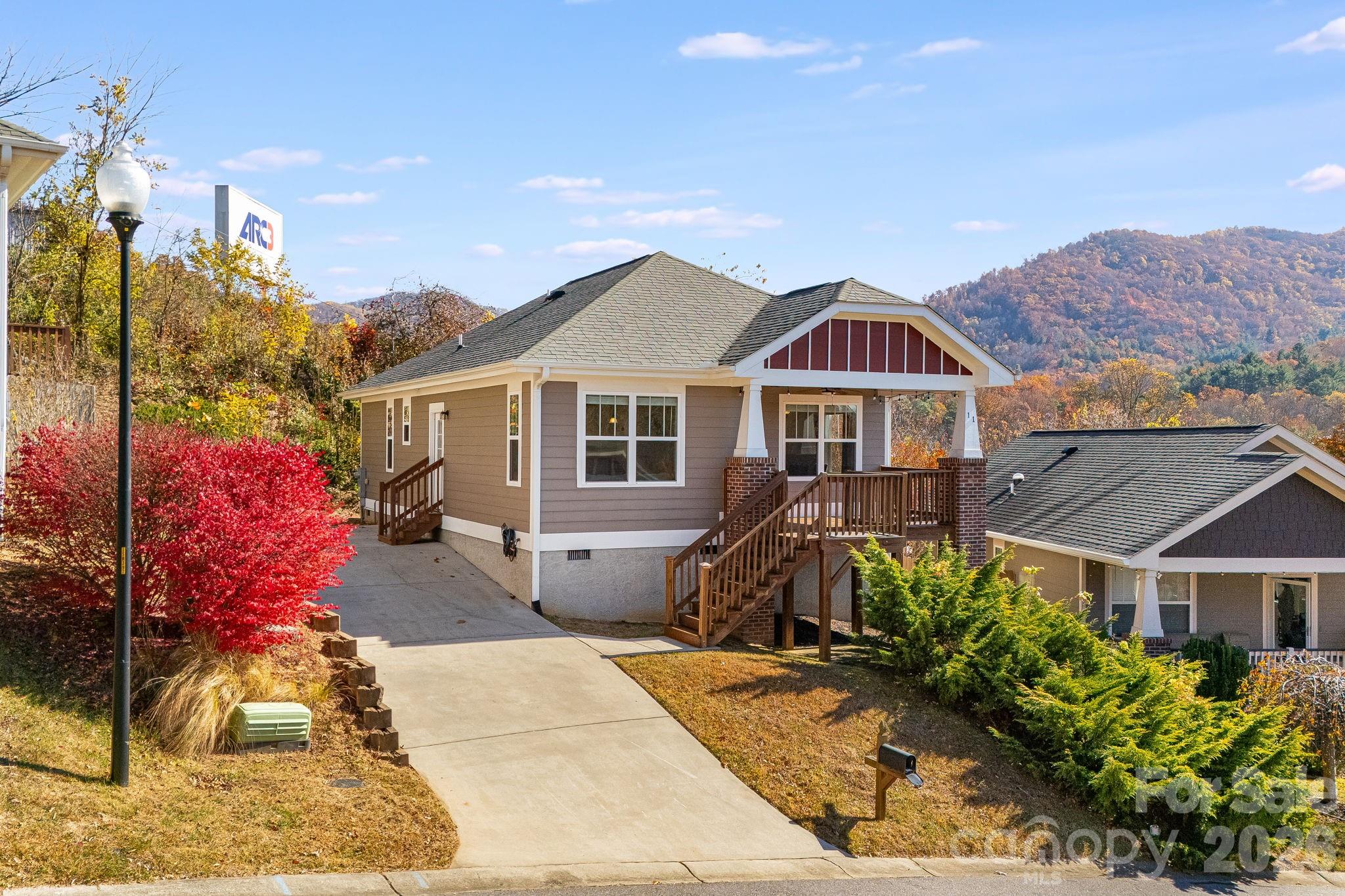 11 Byrdcliffe Lane — Asheville