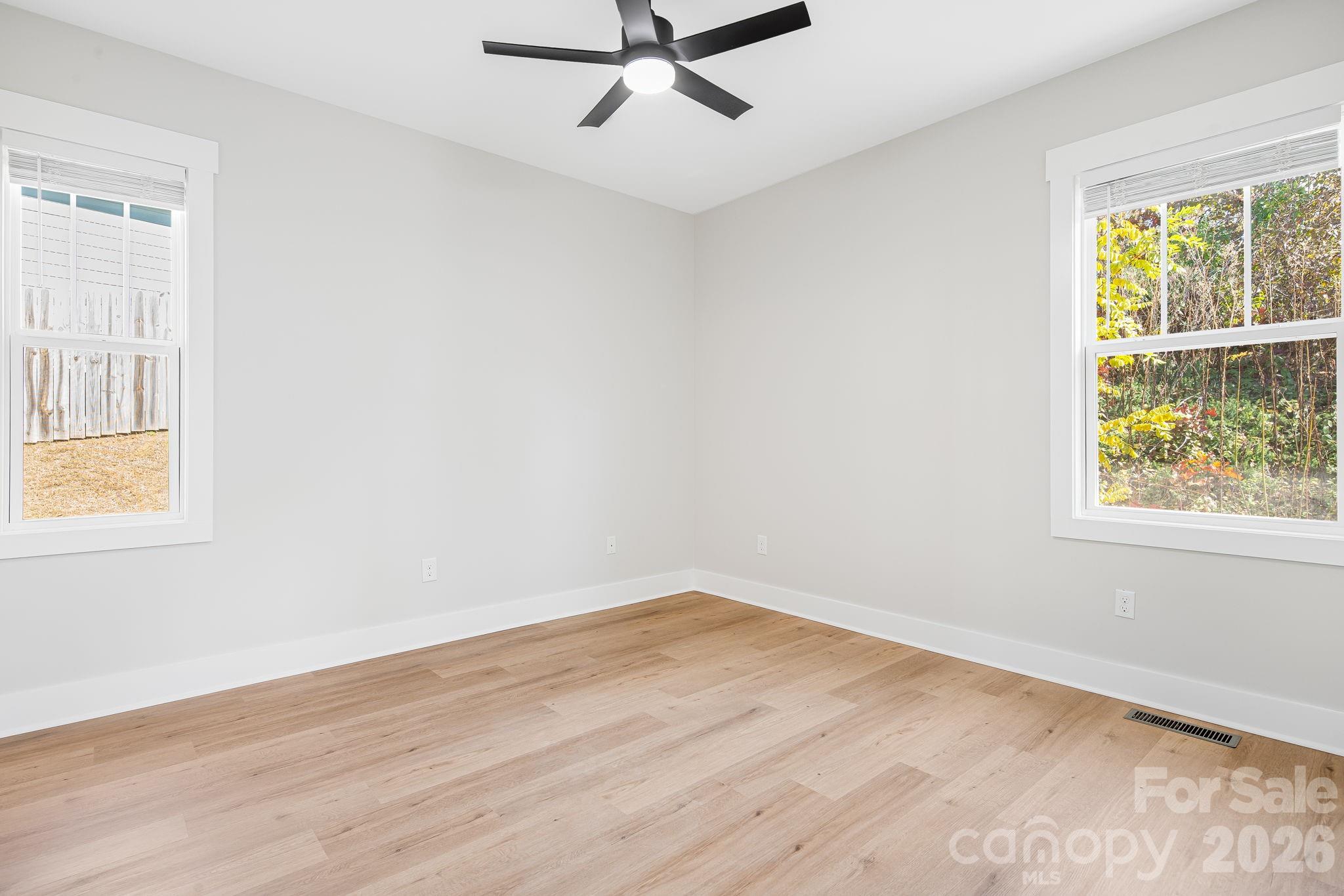 11 Byrdcliffe Lane — Asheville