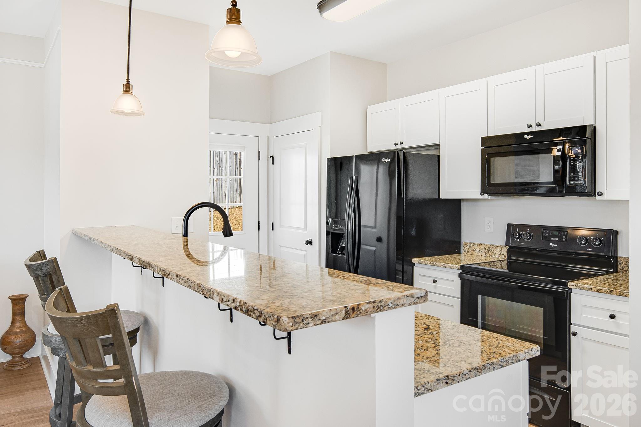 11 Byrdcliffe Lane — Asheville