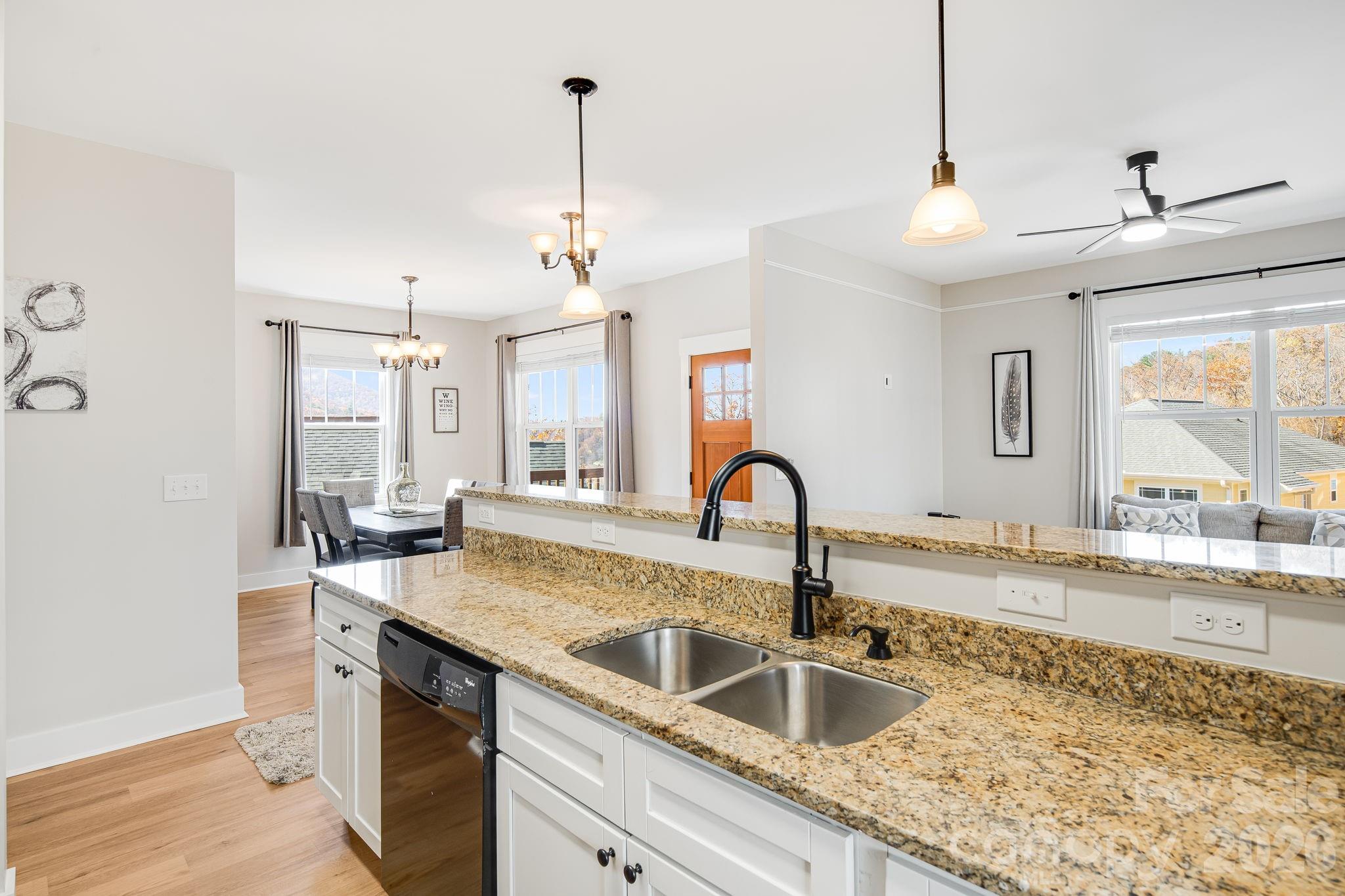 11 Byrdcliffe Lane — Asheville
