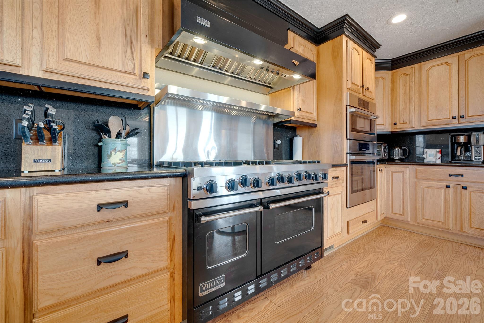 300 Roberts Drive — Hendersonville
