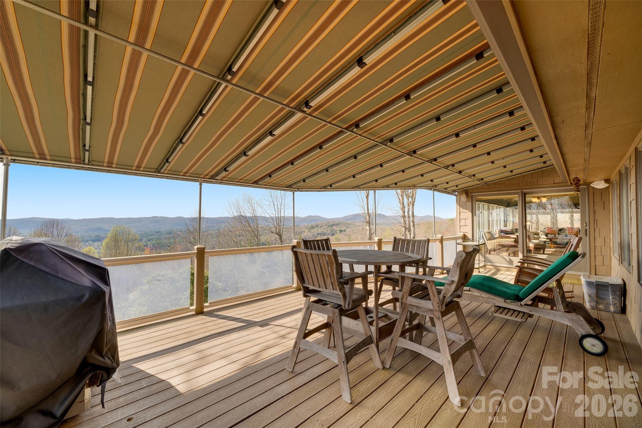 300 Roberts Drive — Hendersonville