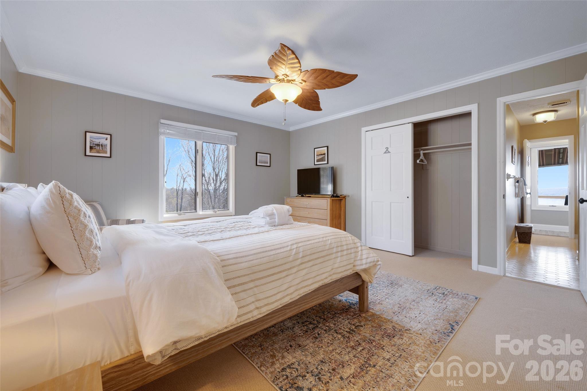 300 Roberts Drive — Hendersonville