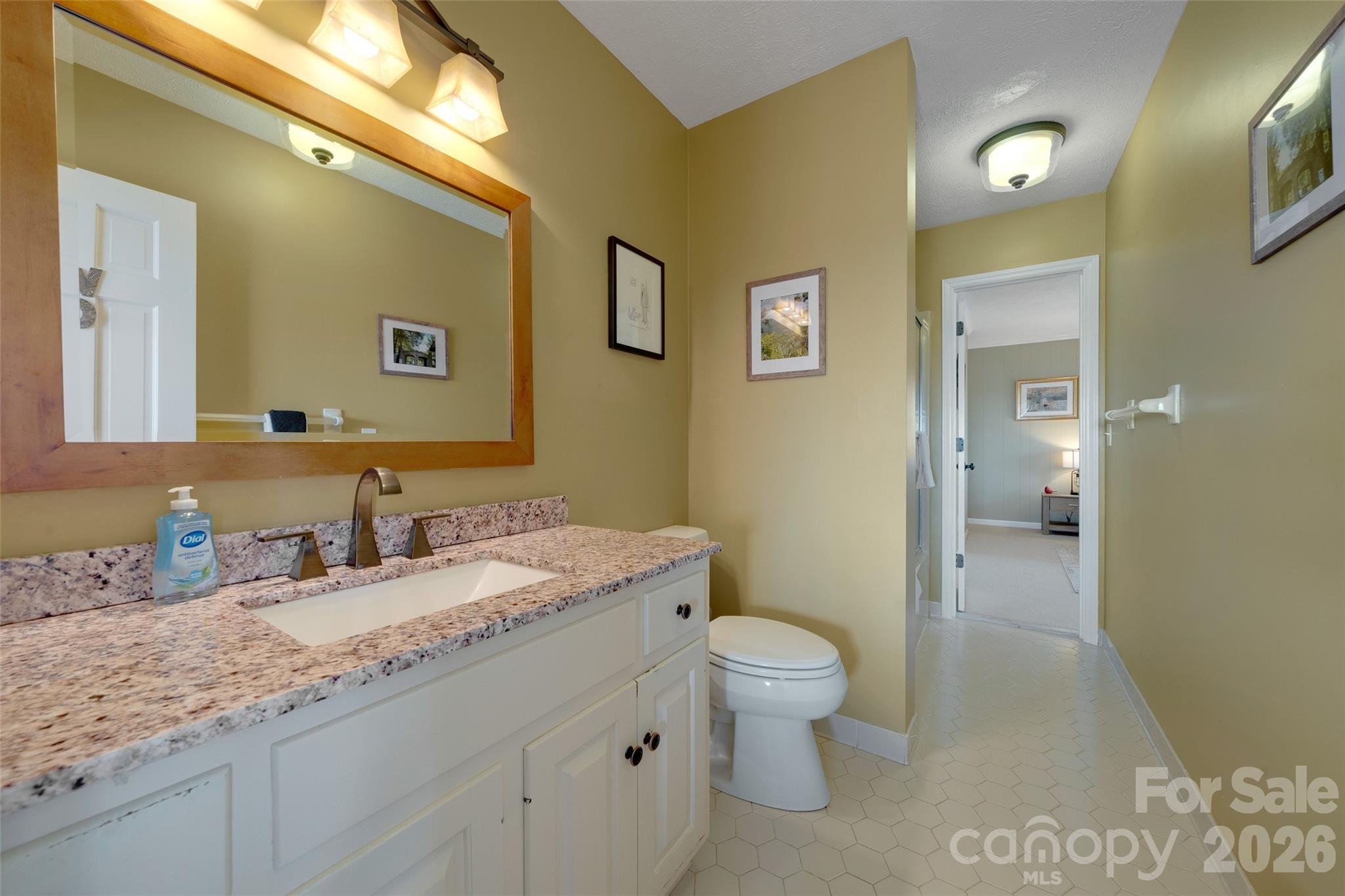 300 Roberts Drive — Hendersonville