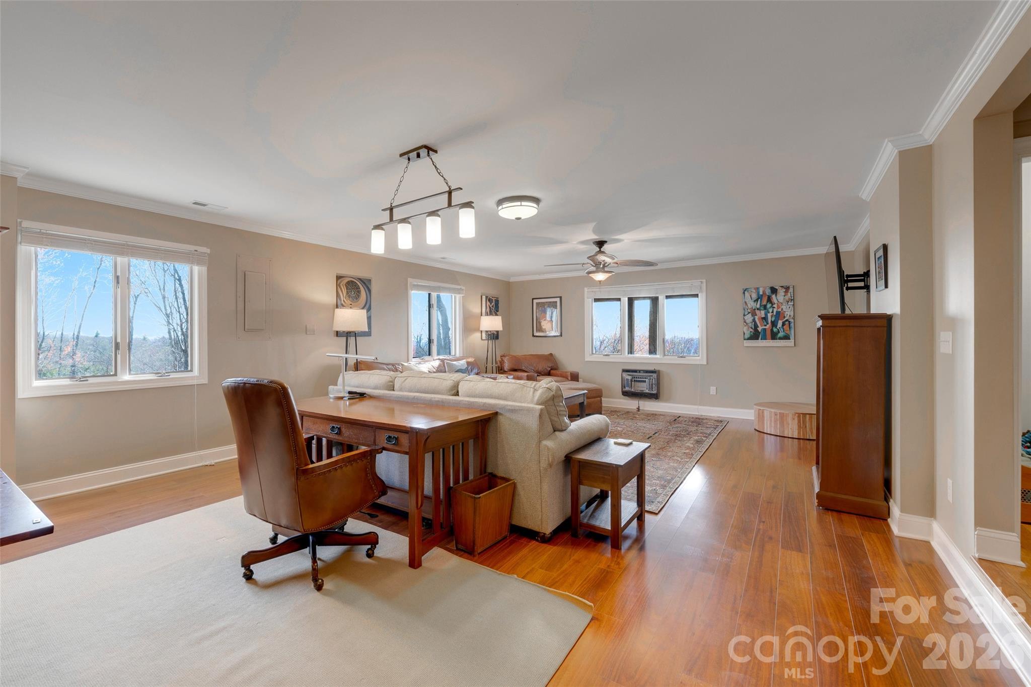 300 Roberts Drive — Hendersonville