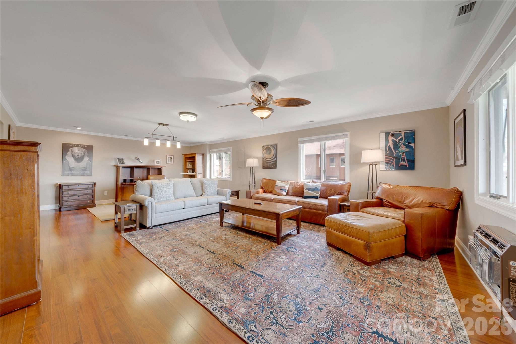 300 Roberts Drive — Hendersonville