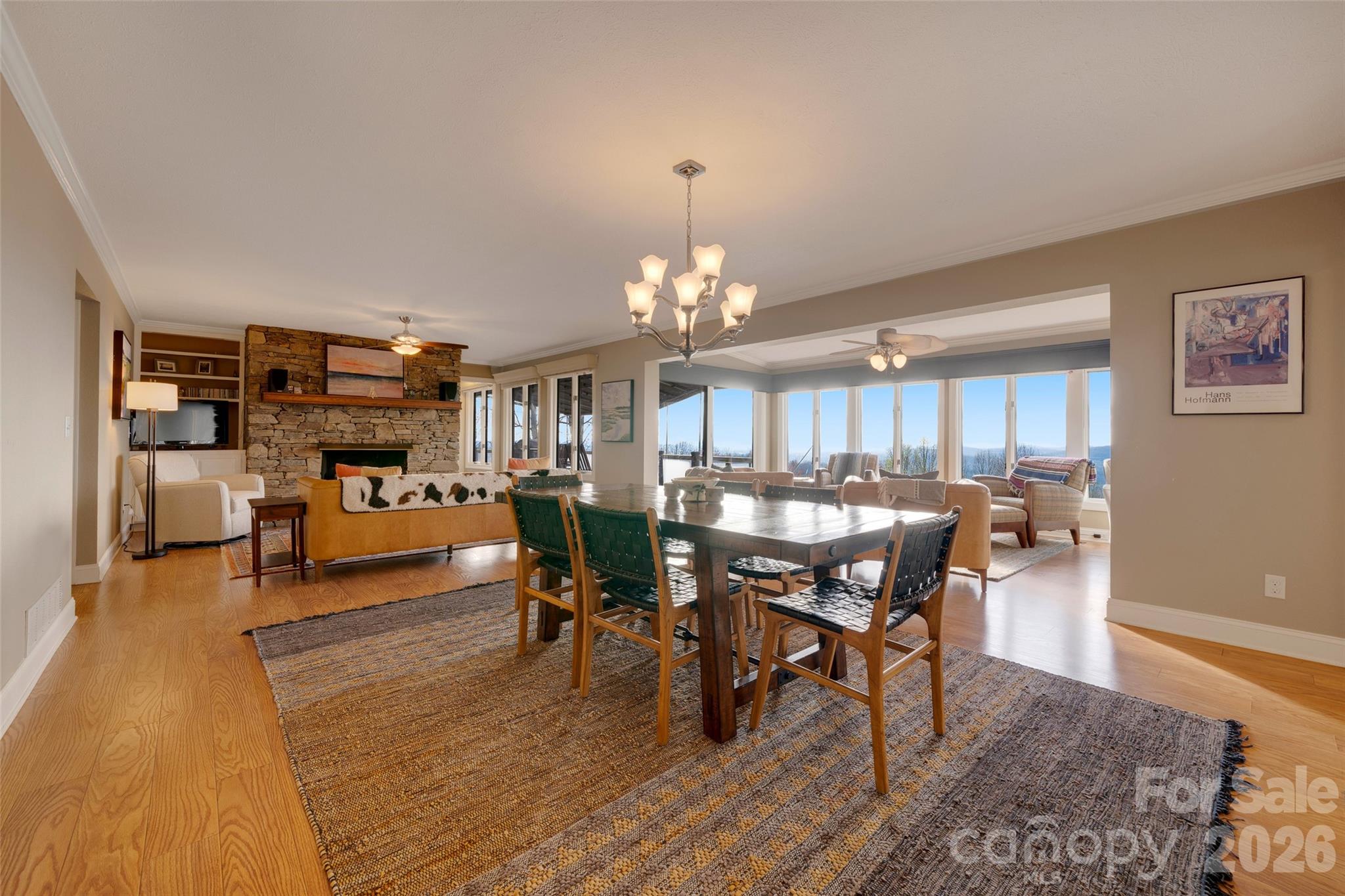 300 Roberts Drive — Hendersonville