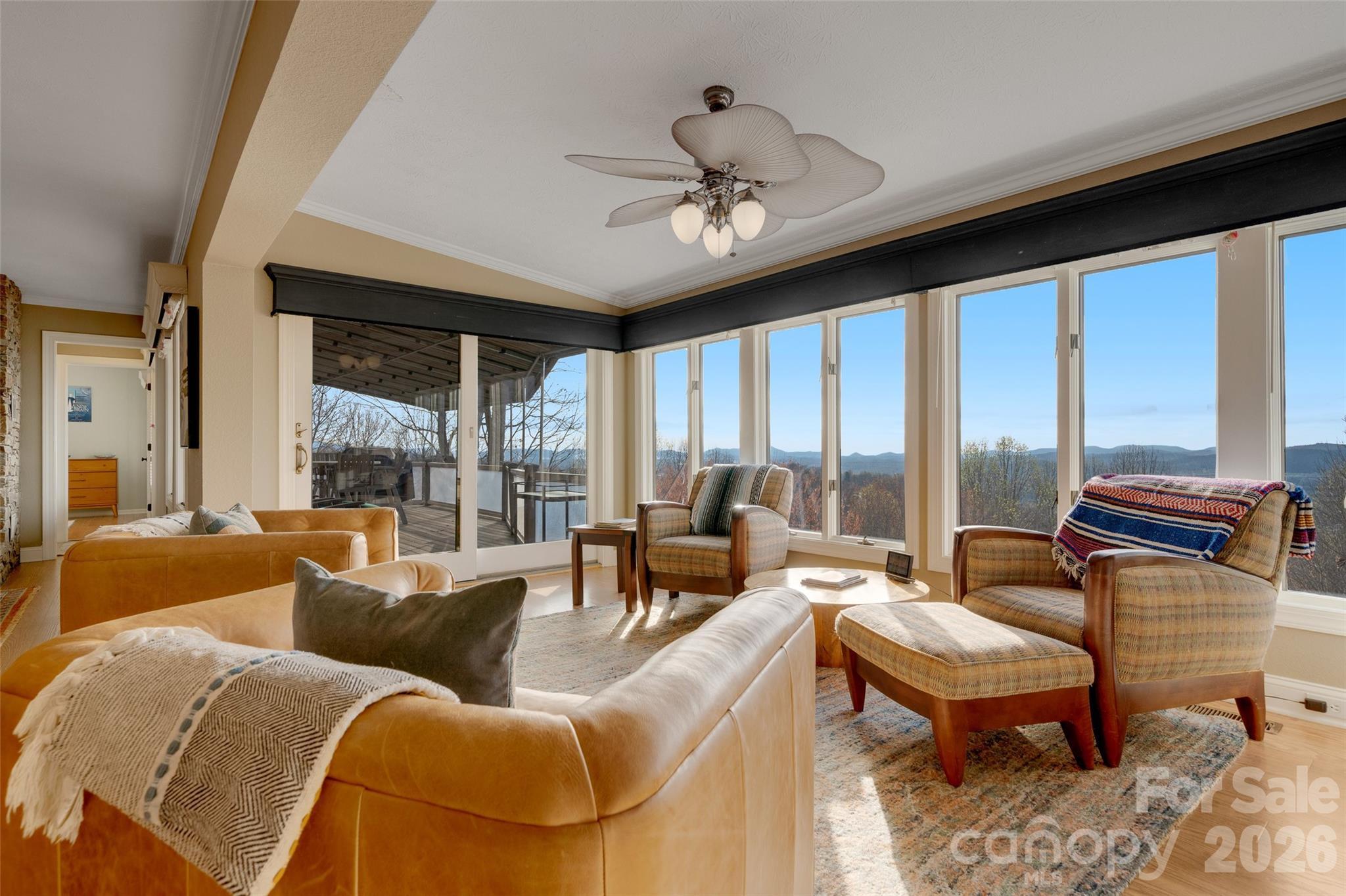 300 Roberts Drive — Hendersonville
