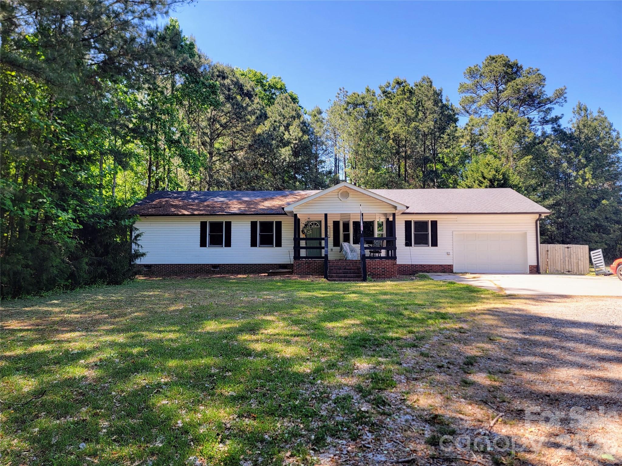 113 Tanager Drive — York
