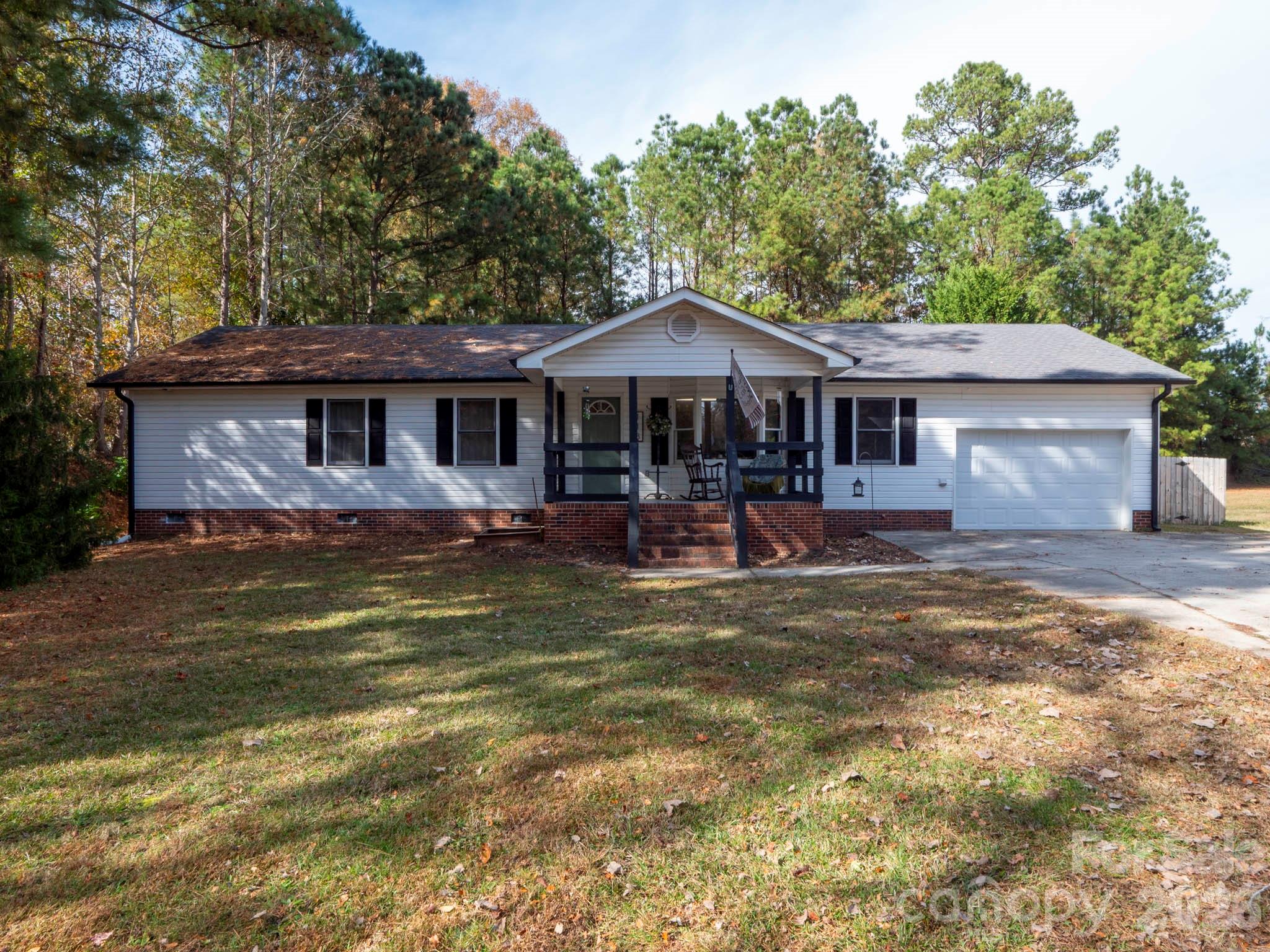 113 Tanager Drive — York
