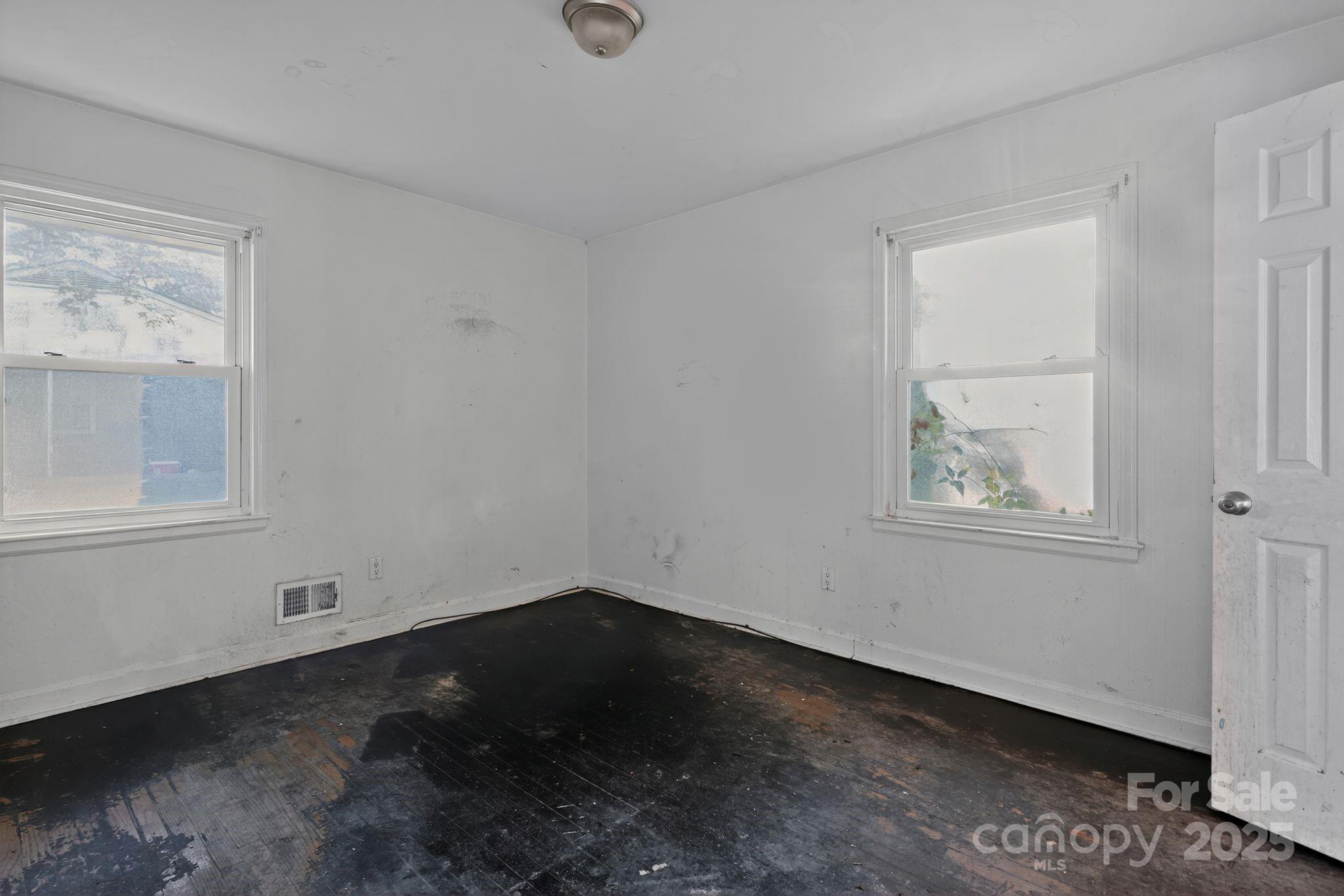 3116 Truman Street — Columbia