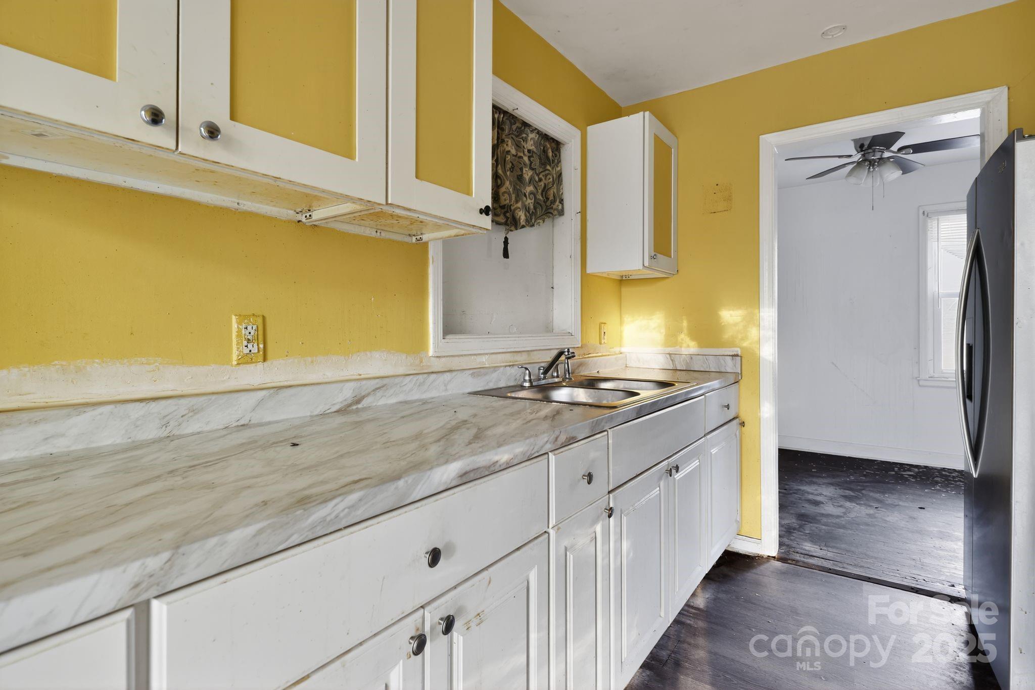 3116 Truman Street — Columbia