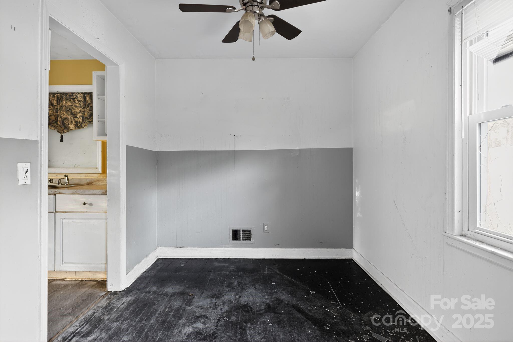 3116 Truman Street — Columbia