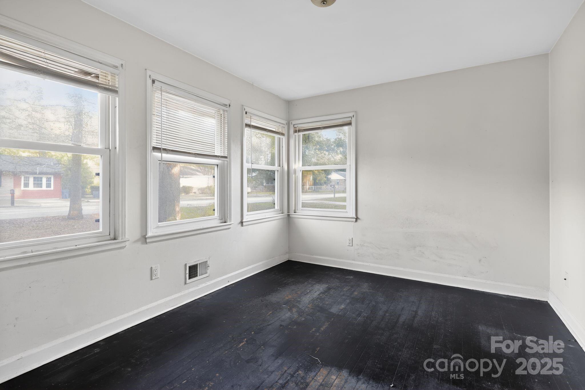 3116 Truman Street — Columbia