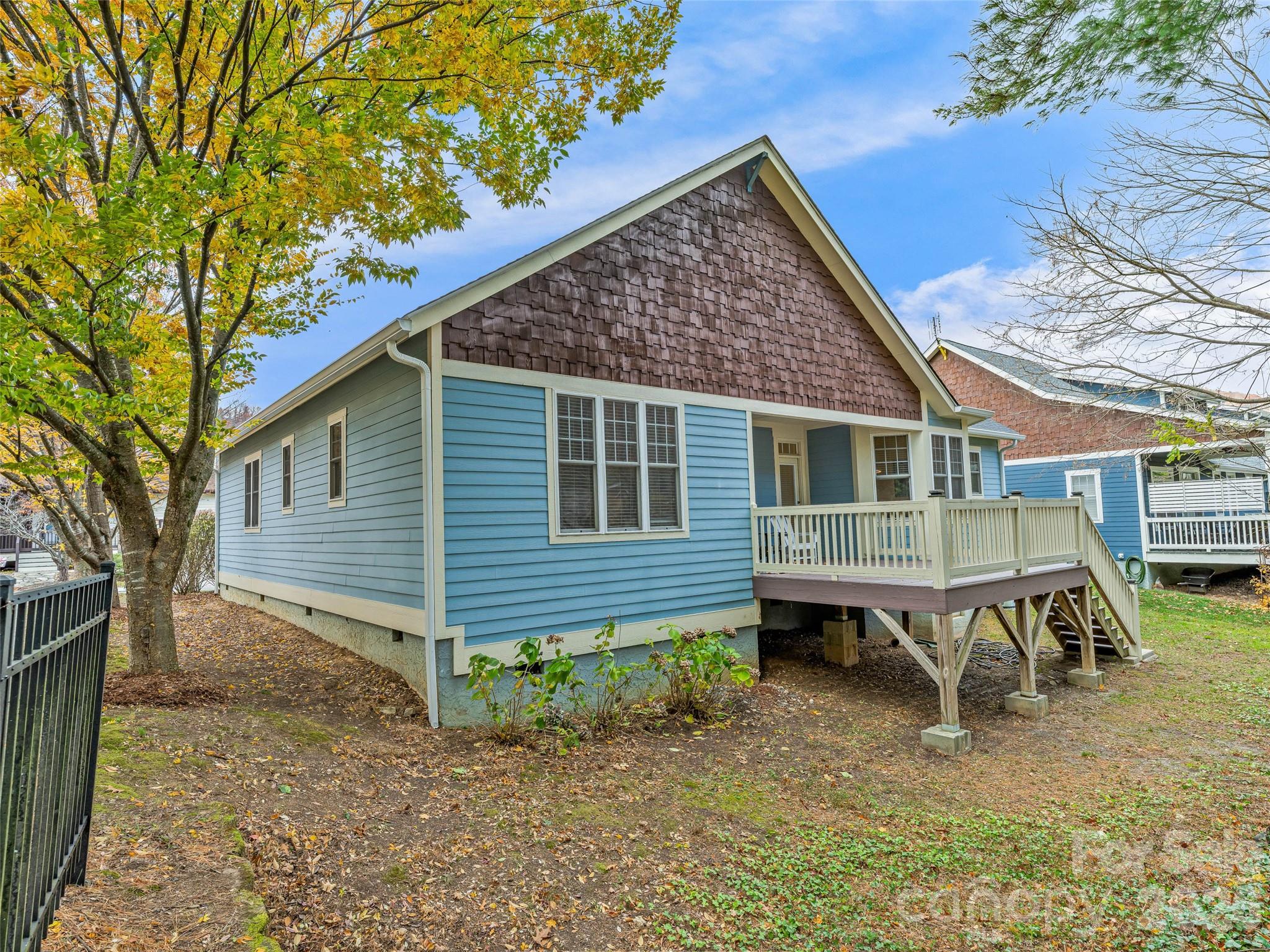 1 Craftsman Circle — Asheville