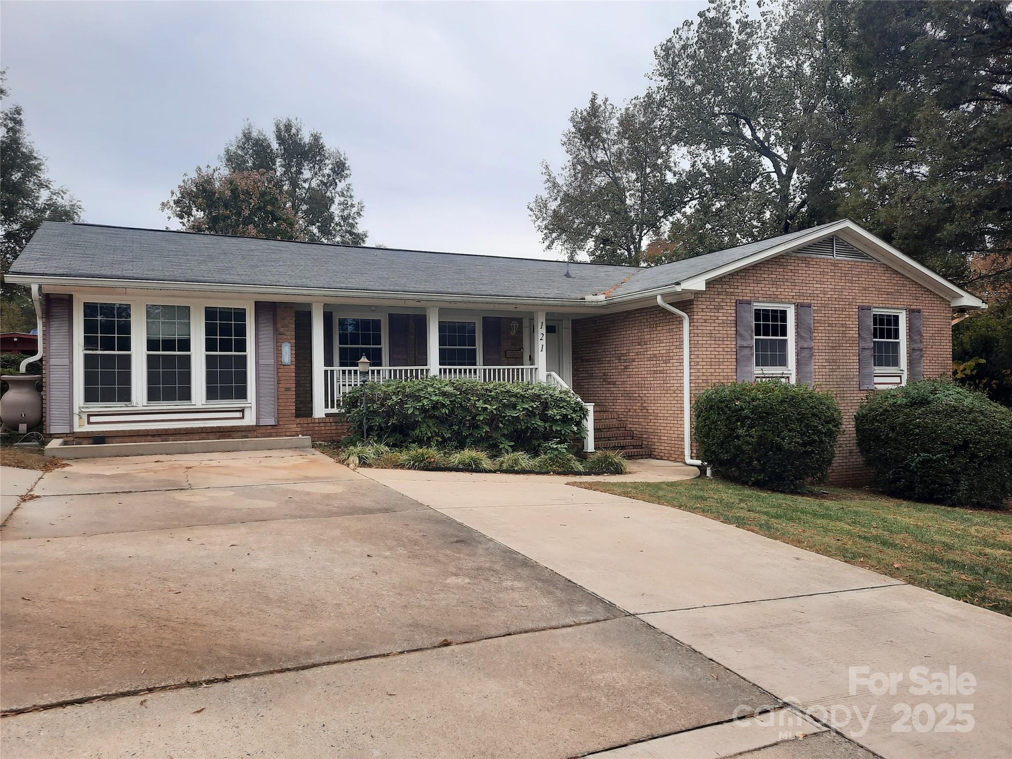 121 Greenview Drive — Kannapolis