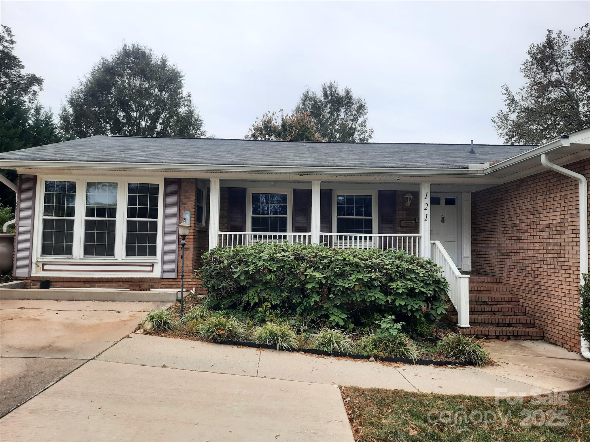 121 Greenview Drive — Kannapolis