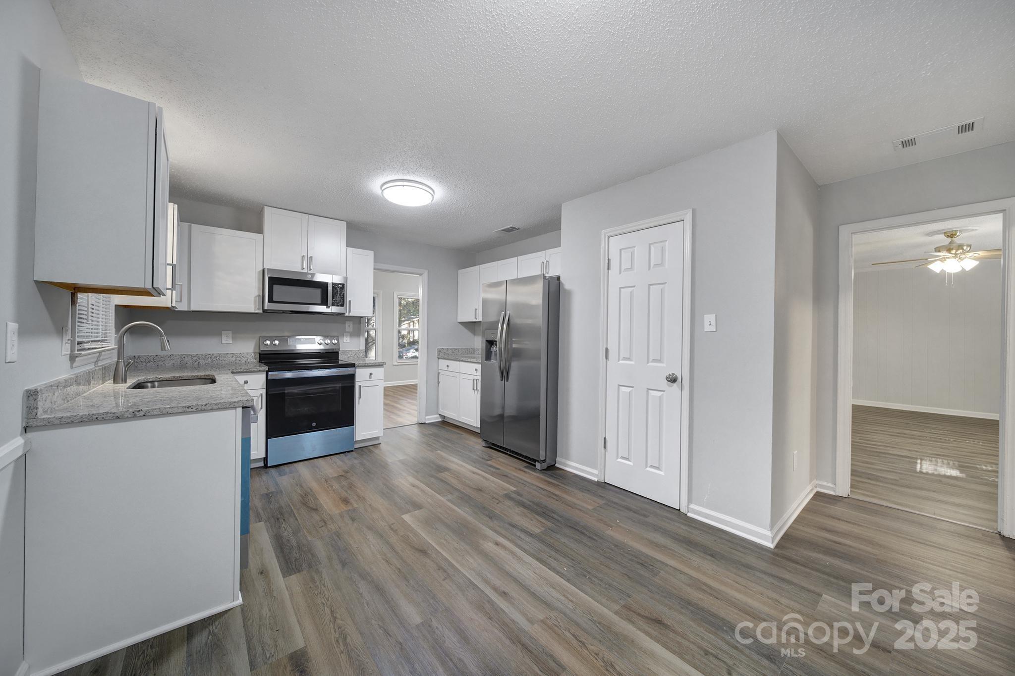 6513 old post Road — Charlotte