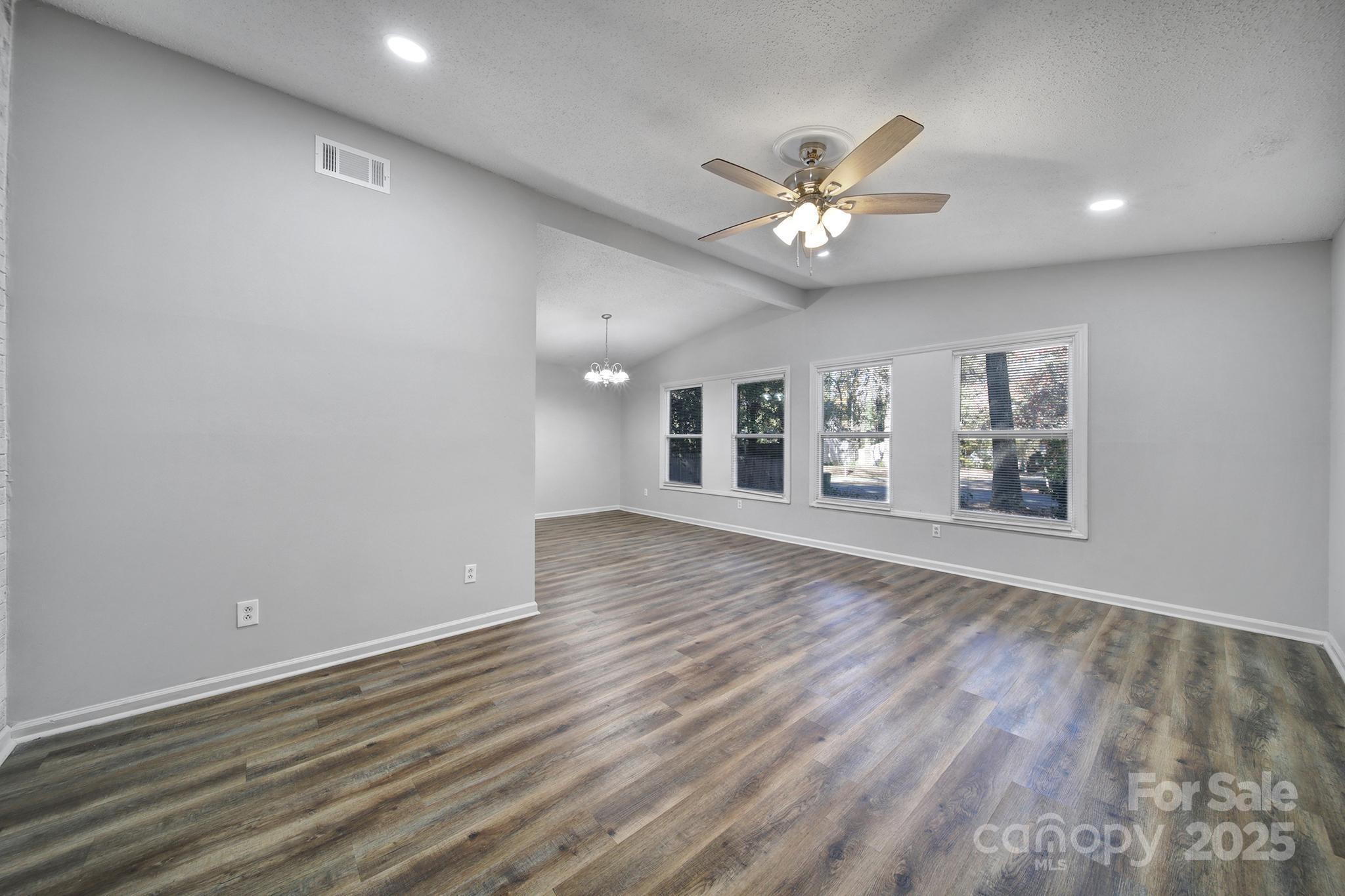 6513 old post Road — Charlotte