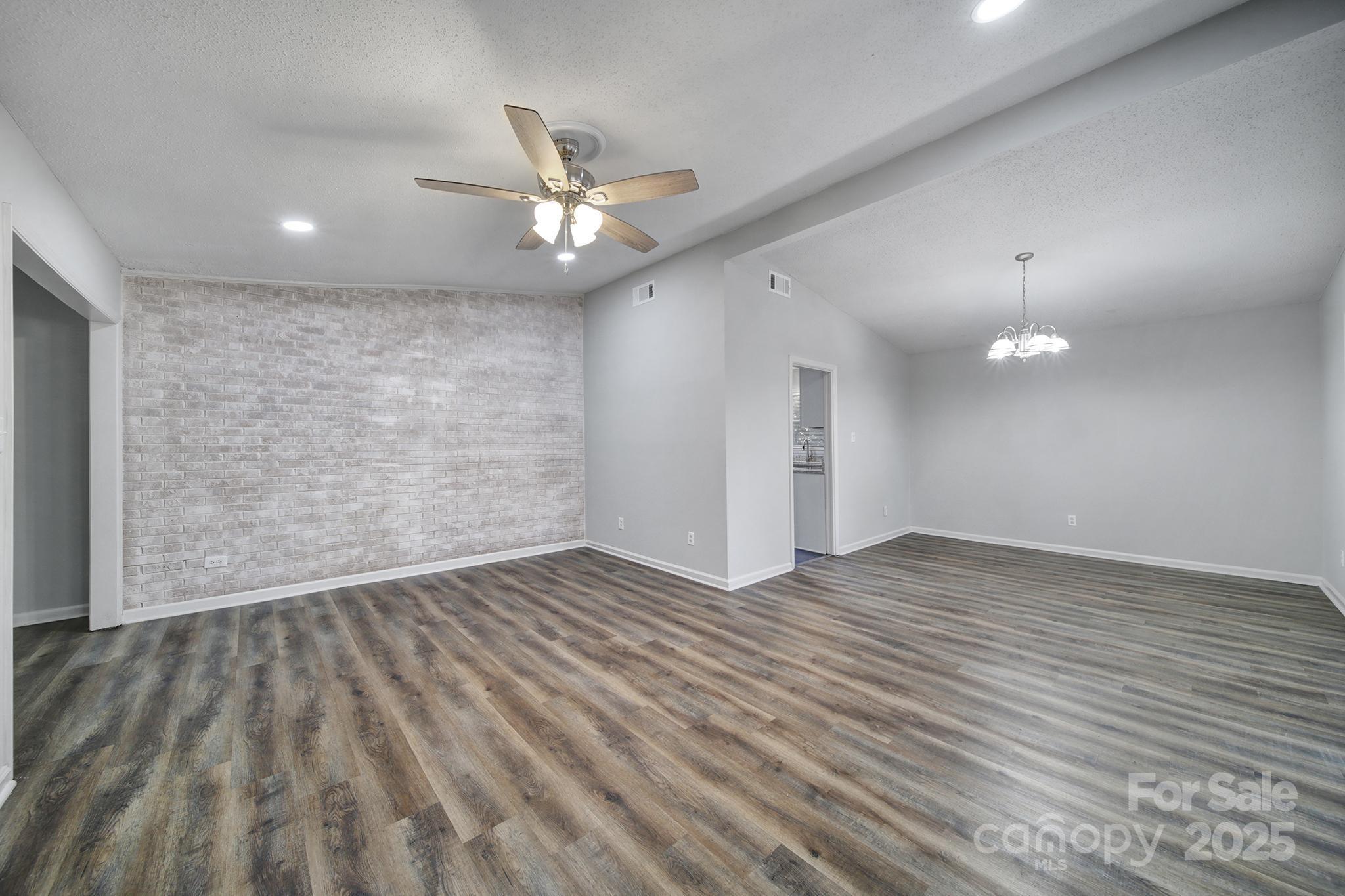 6513 old post Road — Charlotte
