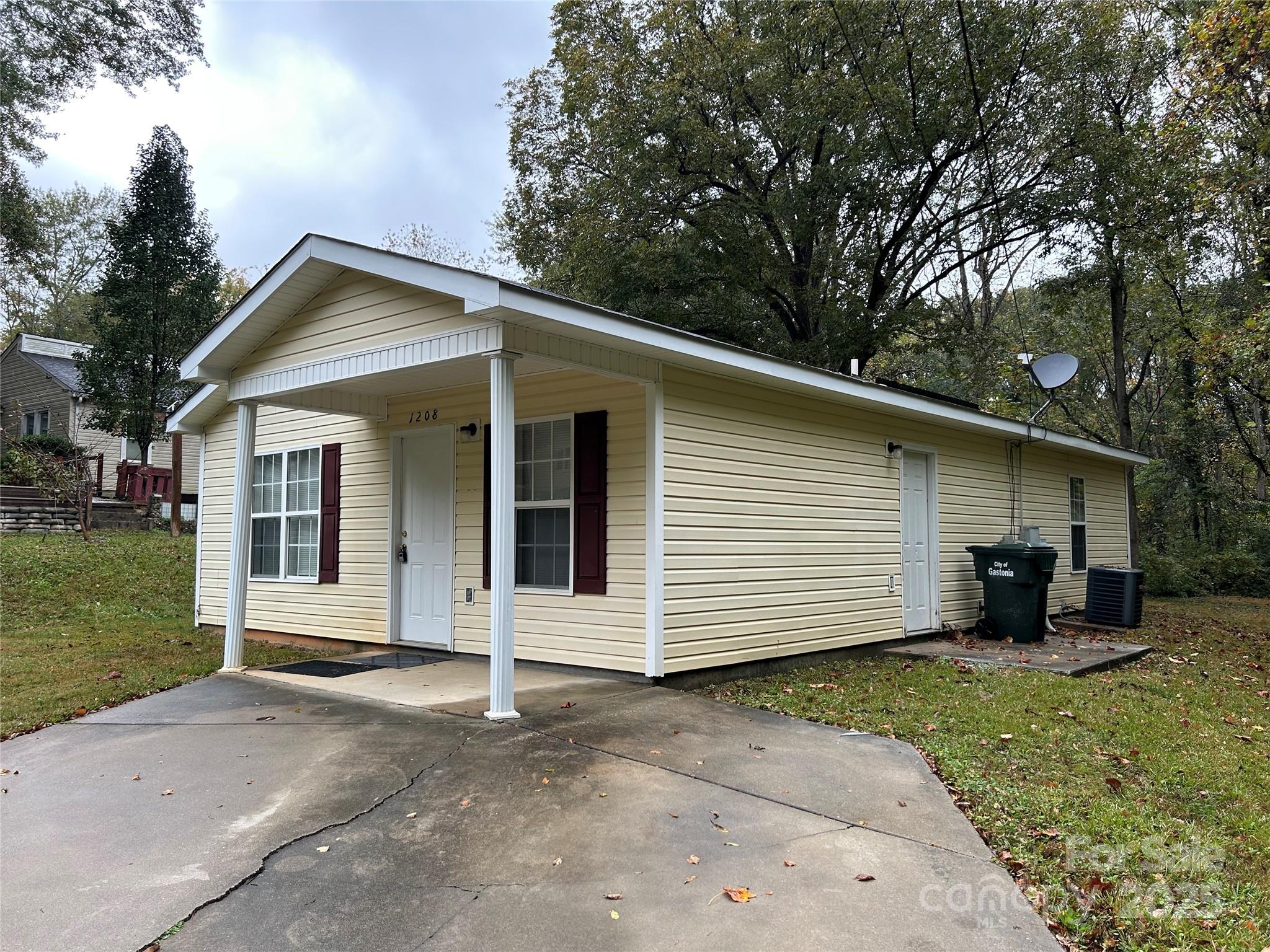 1208 W Walnut Avenue — Gastonia