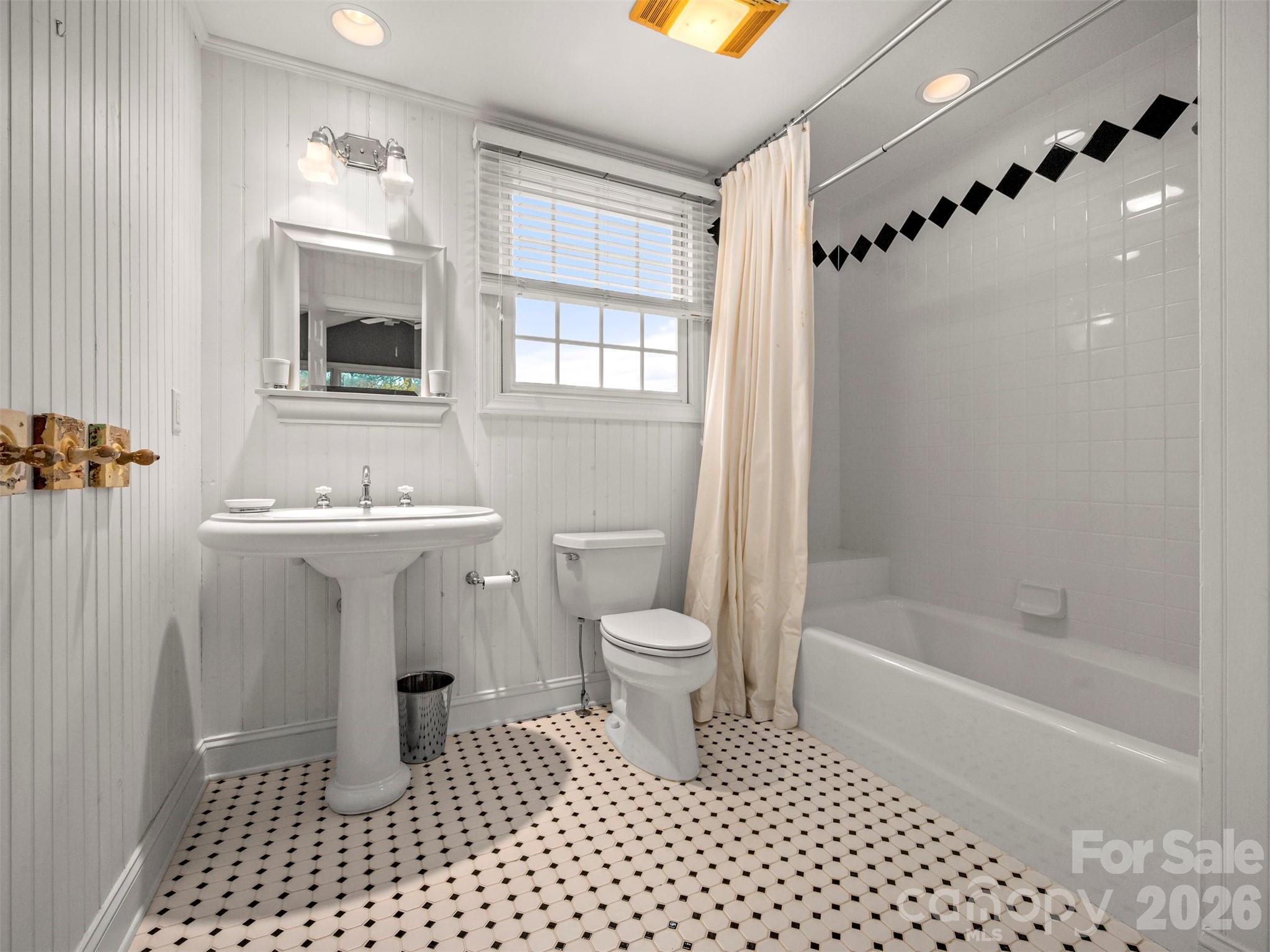 21 Wild Flower Hollow — Hendersonville
