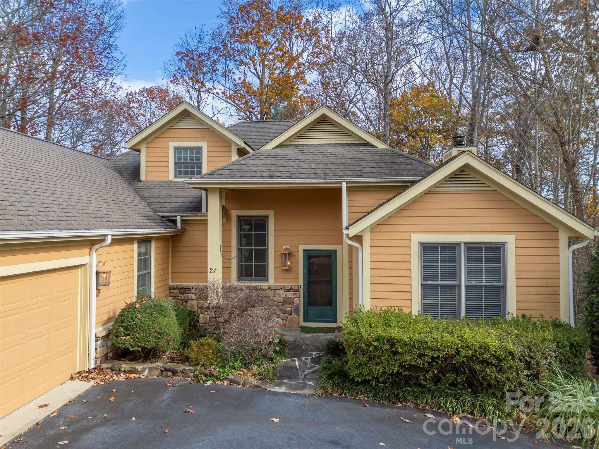 21 Wild Flower Hollow — Hendersonville