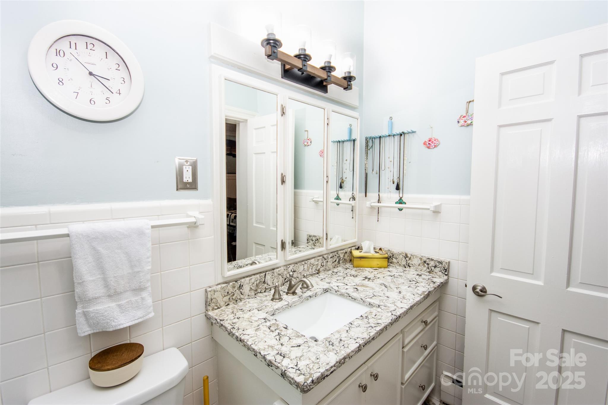 322 Valley Stream Road — Statesville