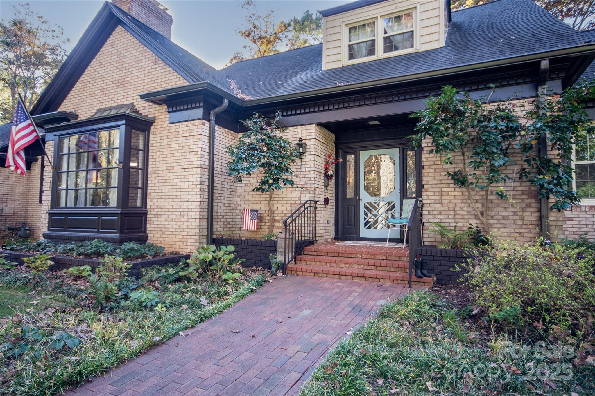 322 Valley Stream Road — Statesville