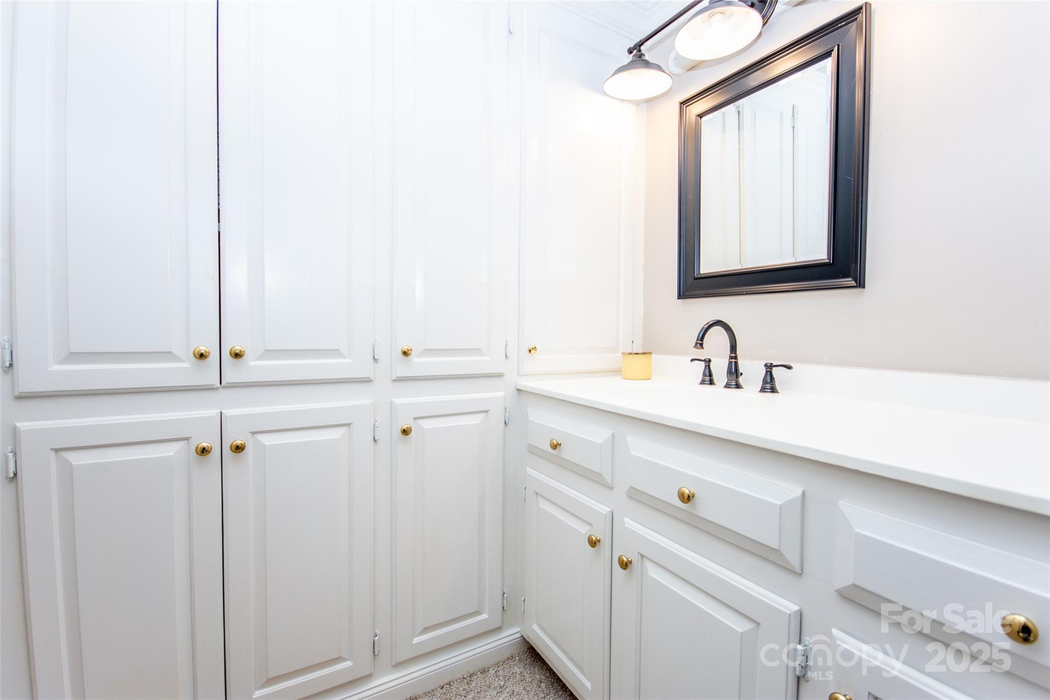 322 Valley Stream Road — Statesville