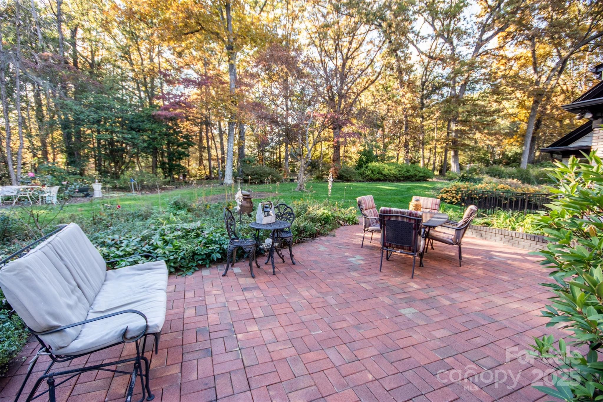 322 Valley Stream Road — Statesville
