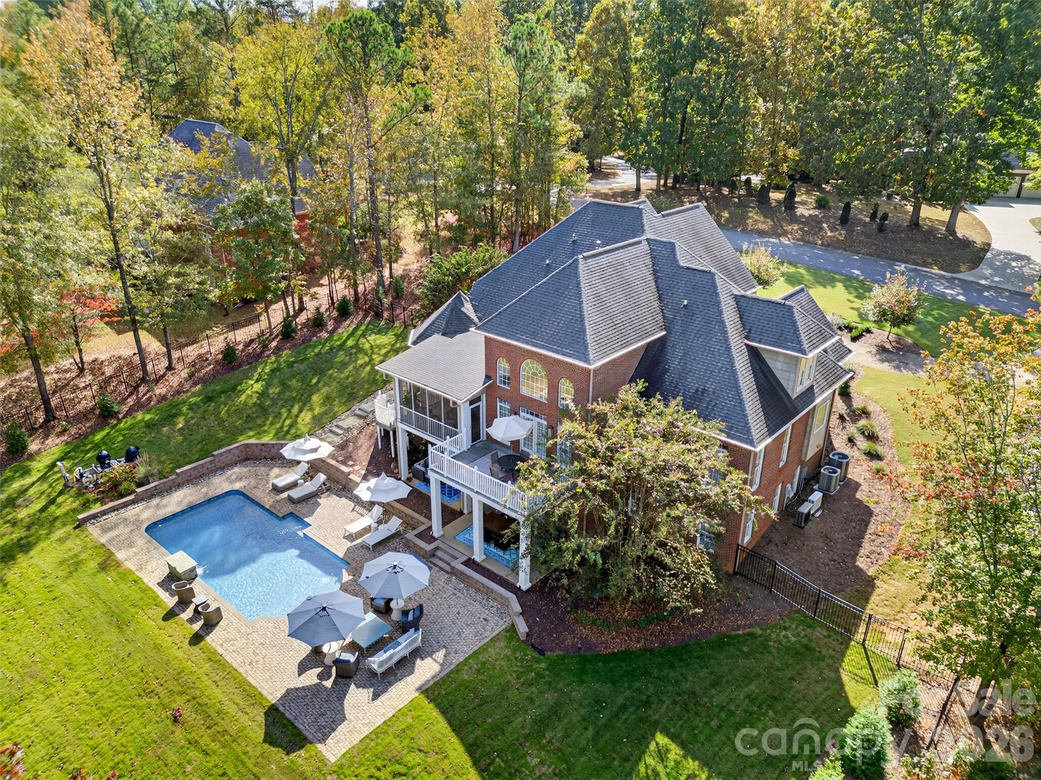 823 Inverness Circle — Spartanburg