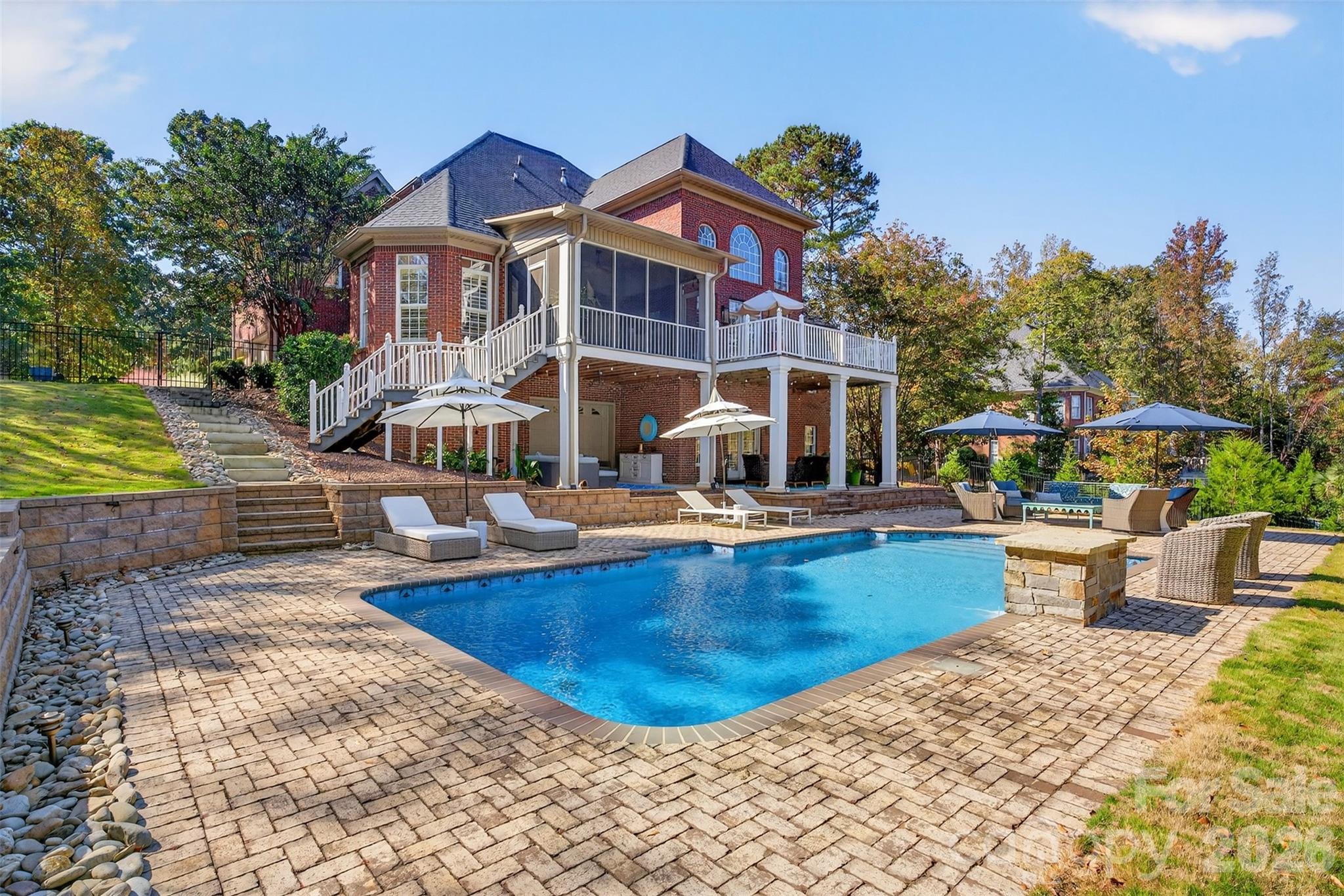 823 Inverness Circle — Spartanburg