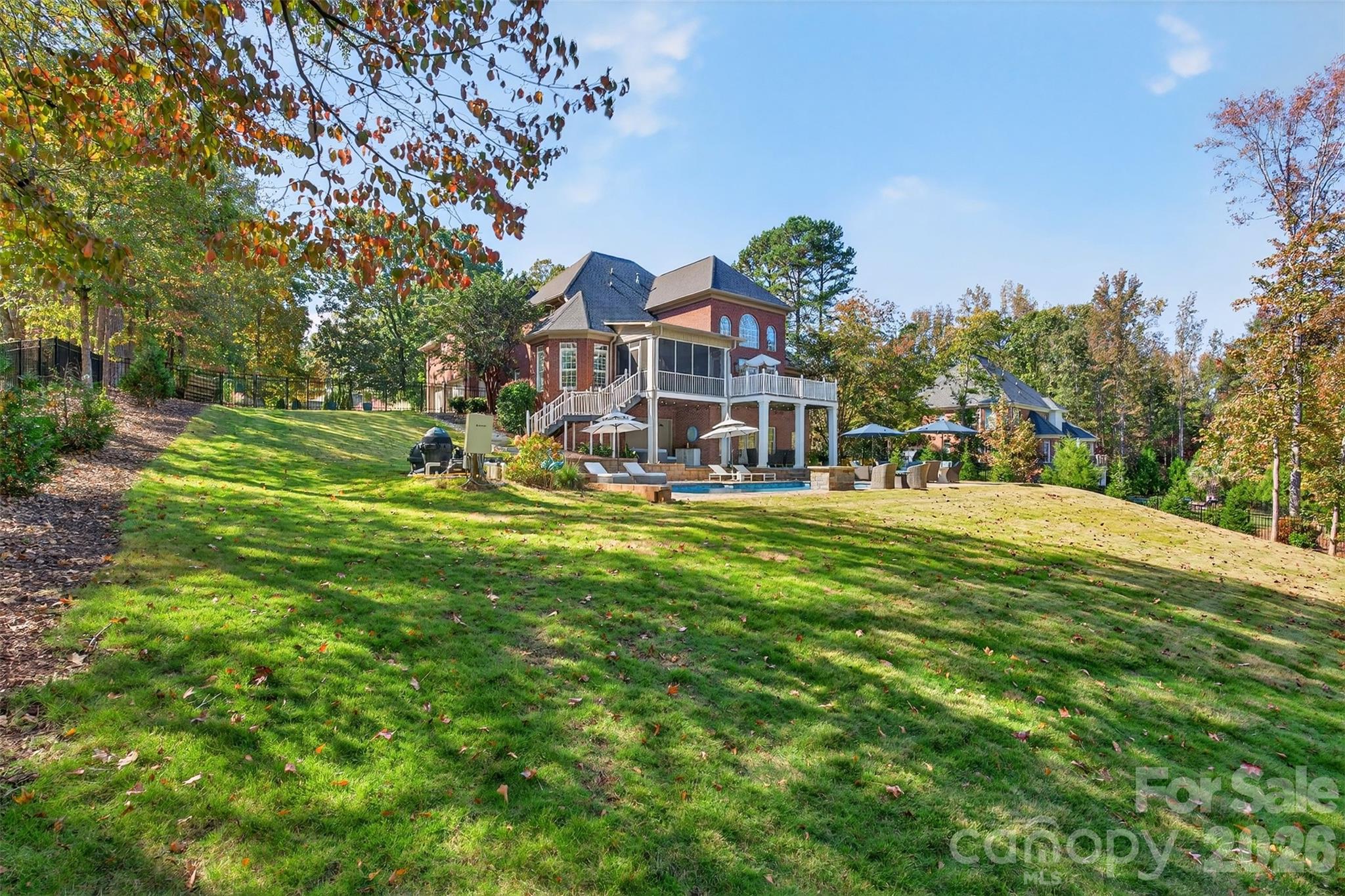 823 Inverness Circle — Spartanburg