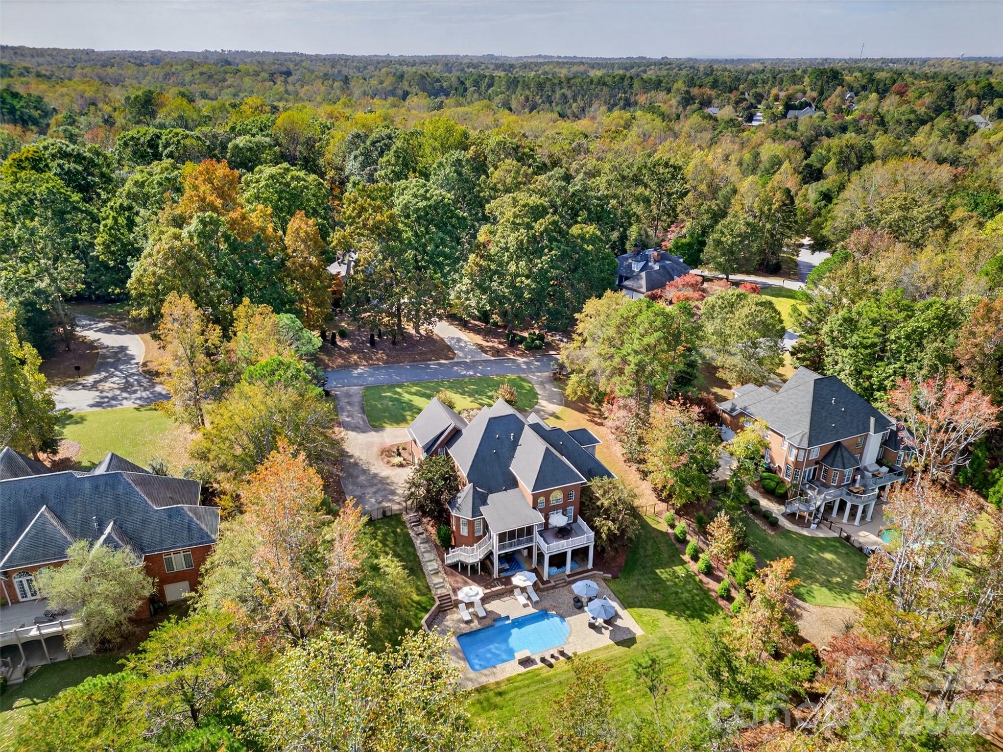 823 Inverness Circle — Spartanburg