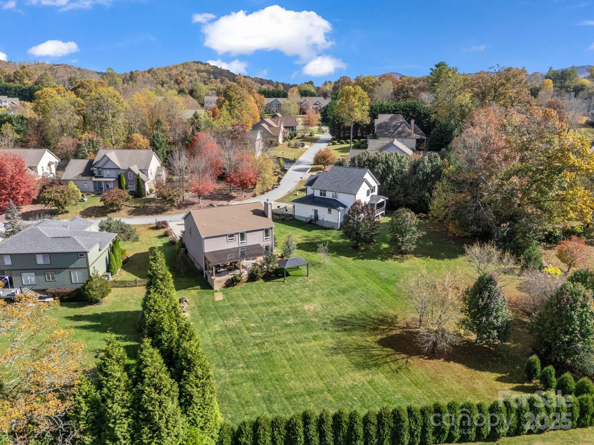 27 Drakes Meadow Lane — Arden