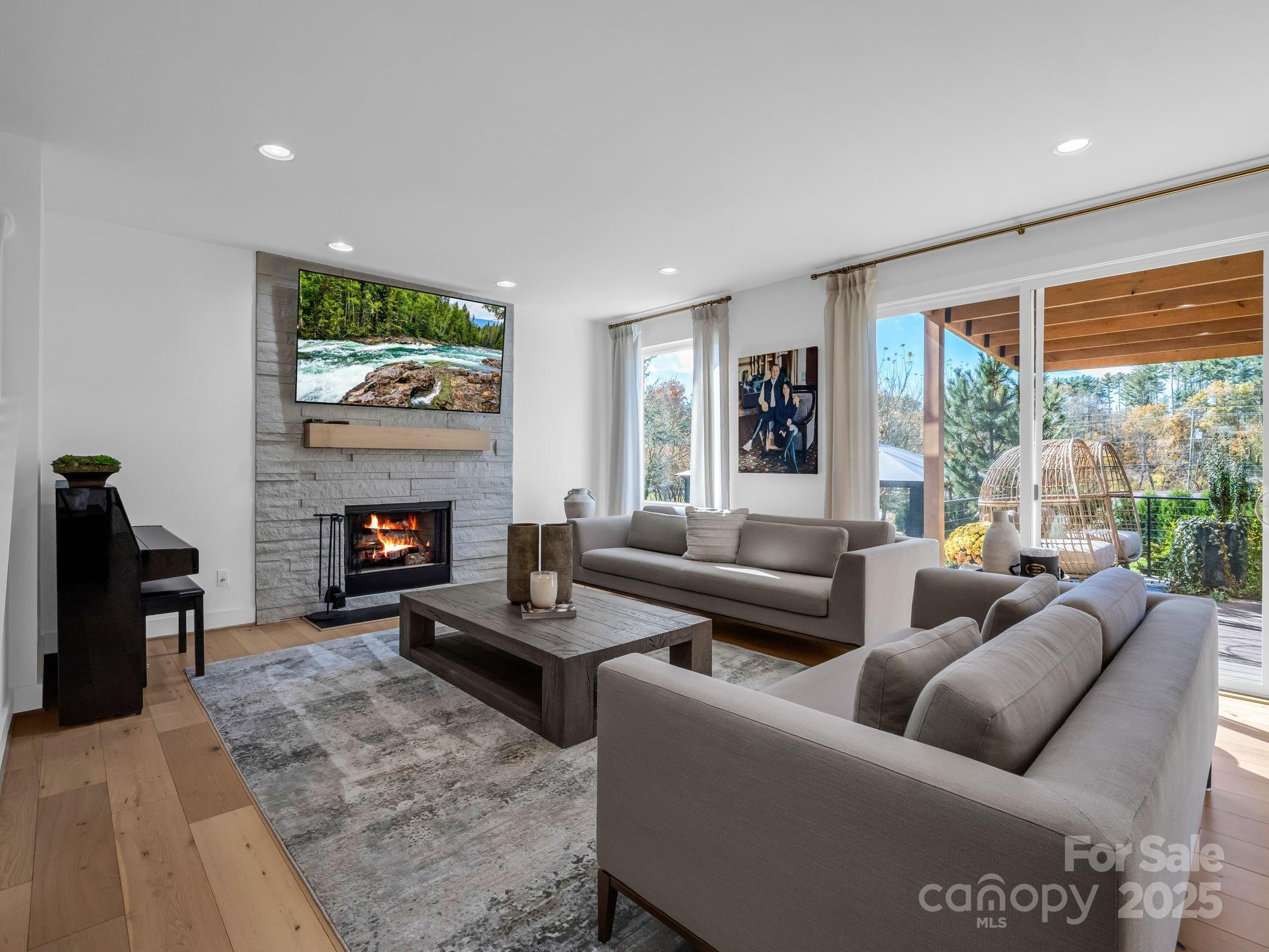 27 Drakes Meadow Lane — Arden