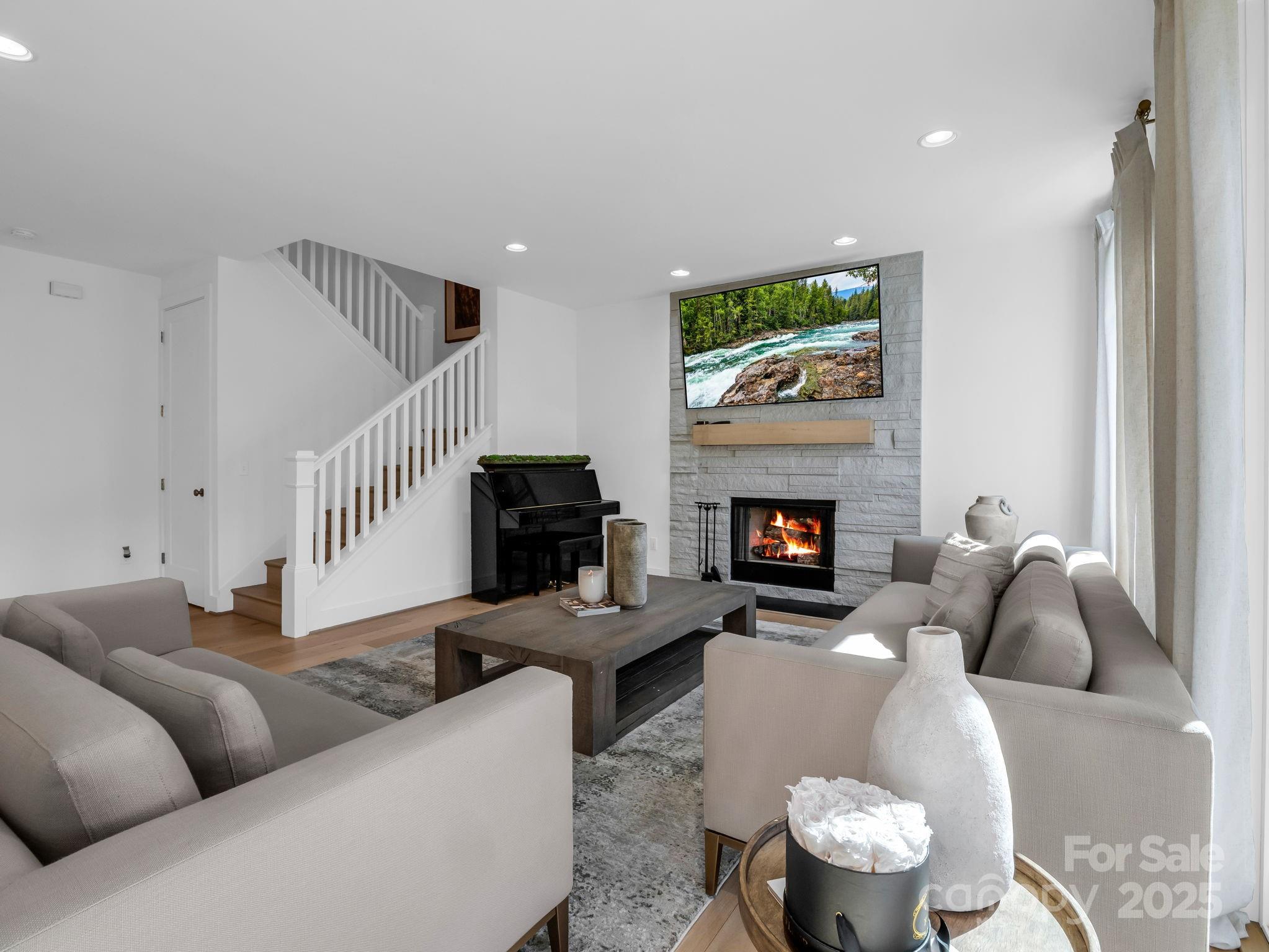 27 Drakes Meadow Lane — Arden
