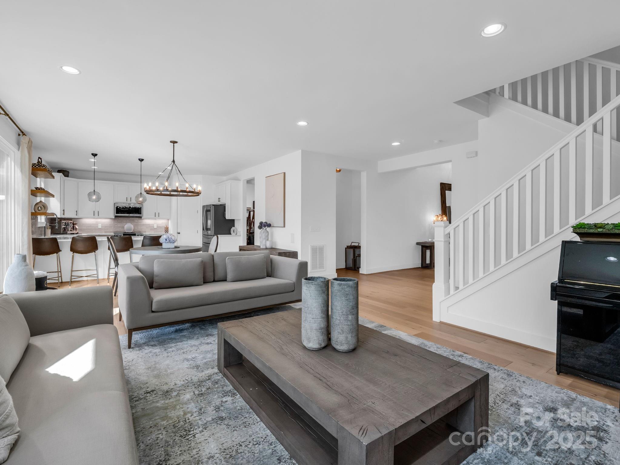 27 Drakes Meadow Lane — Arden