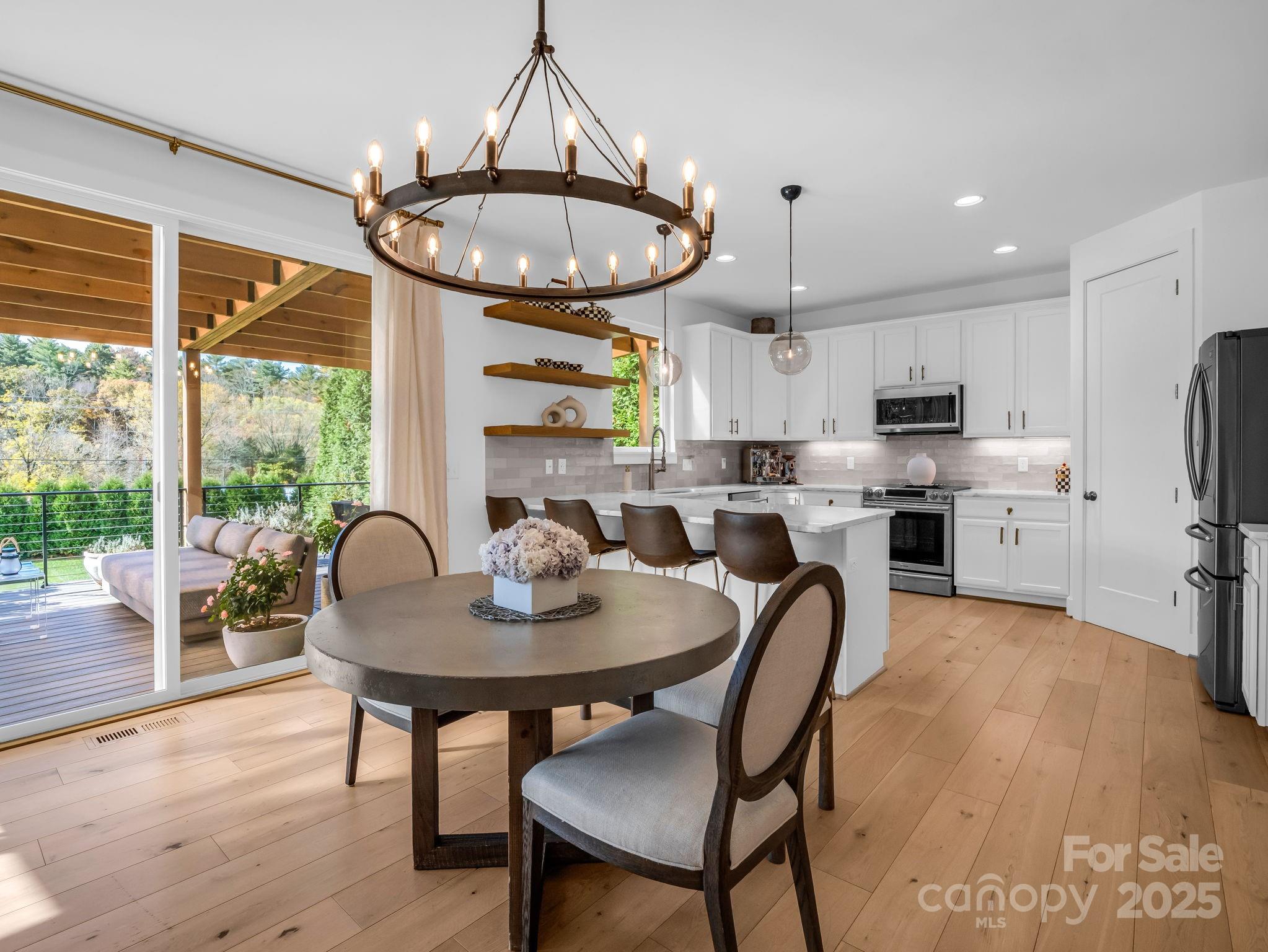 27 Drakes Meadow Lane — Arden