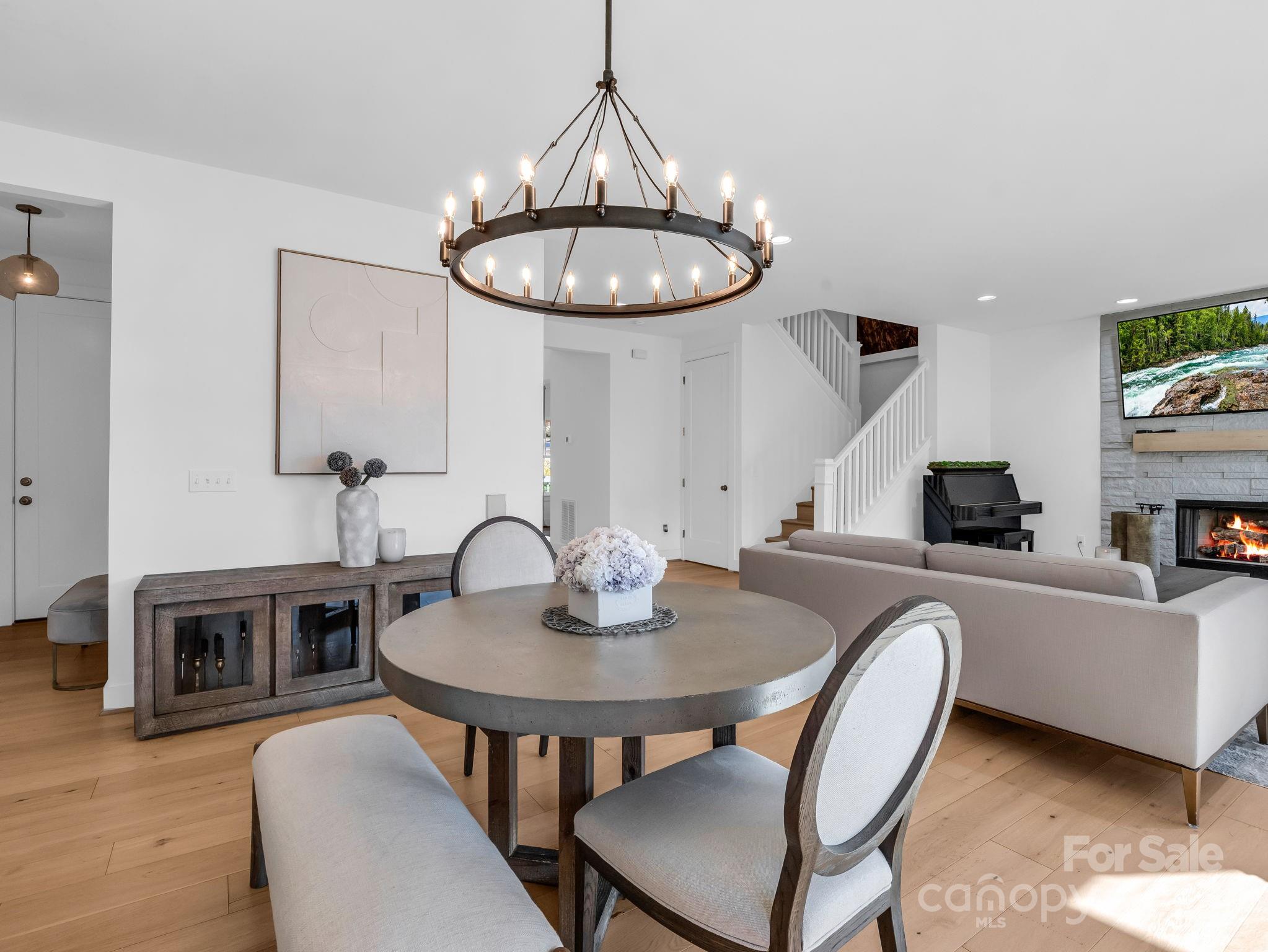 27 Drakes Meadow Lane — Arden