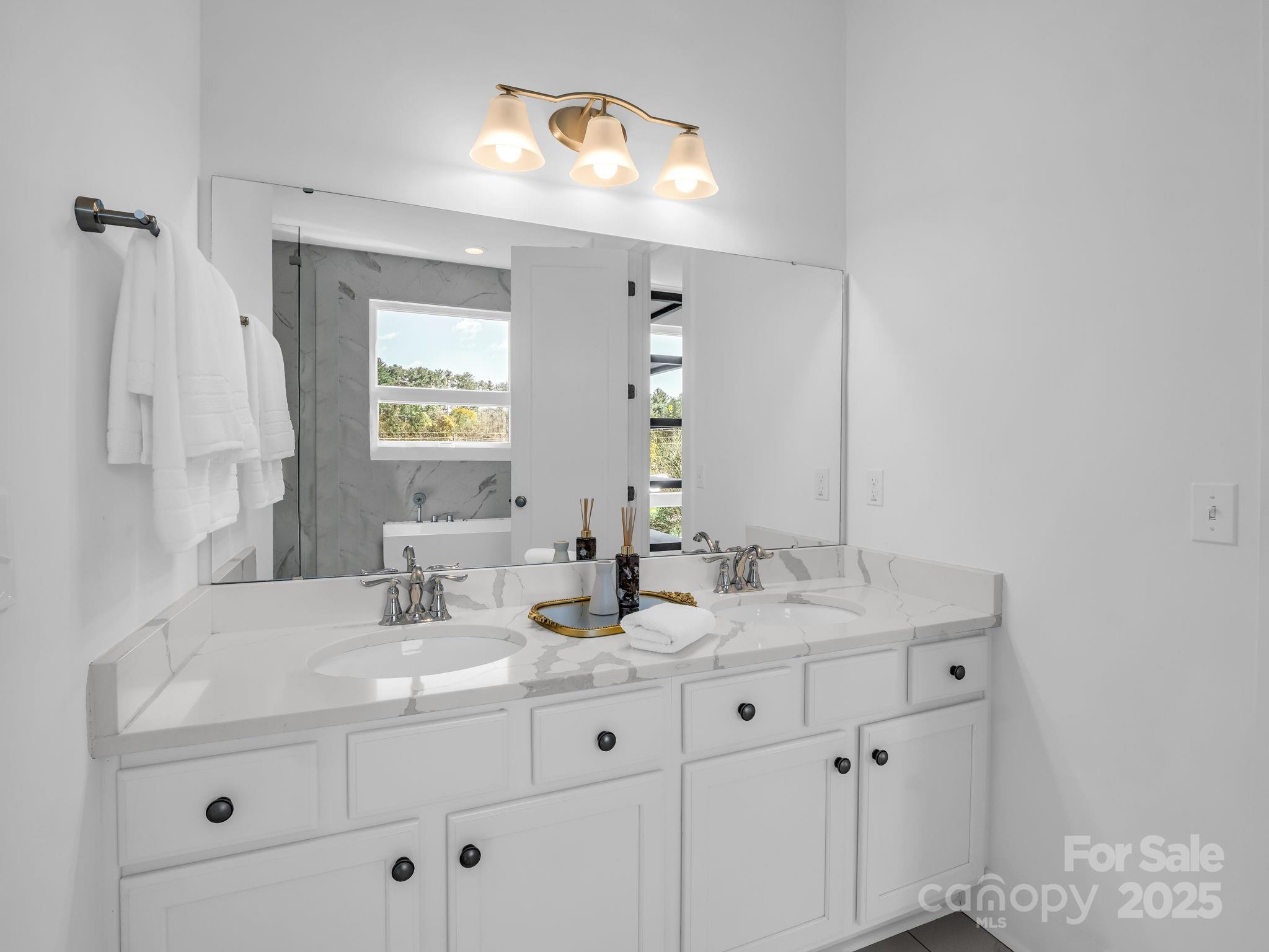 27 Drakes Meadow Lane — Arden