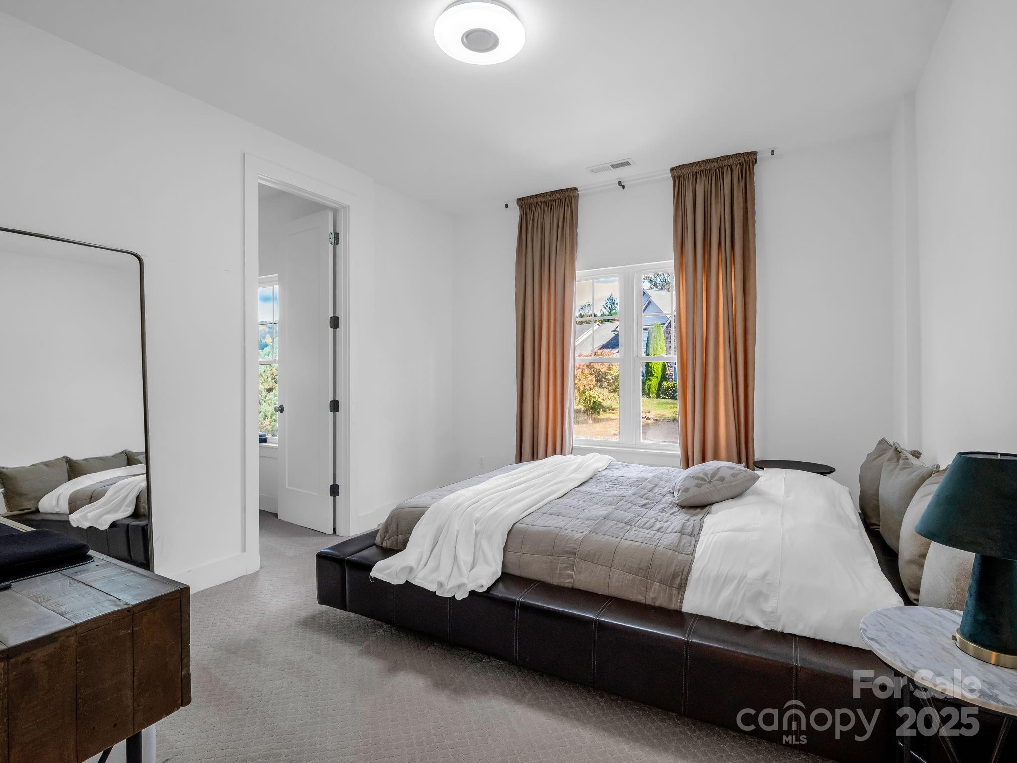 27 Drakes Meadow Lane — Arden